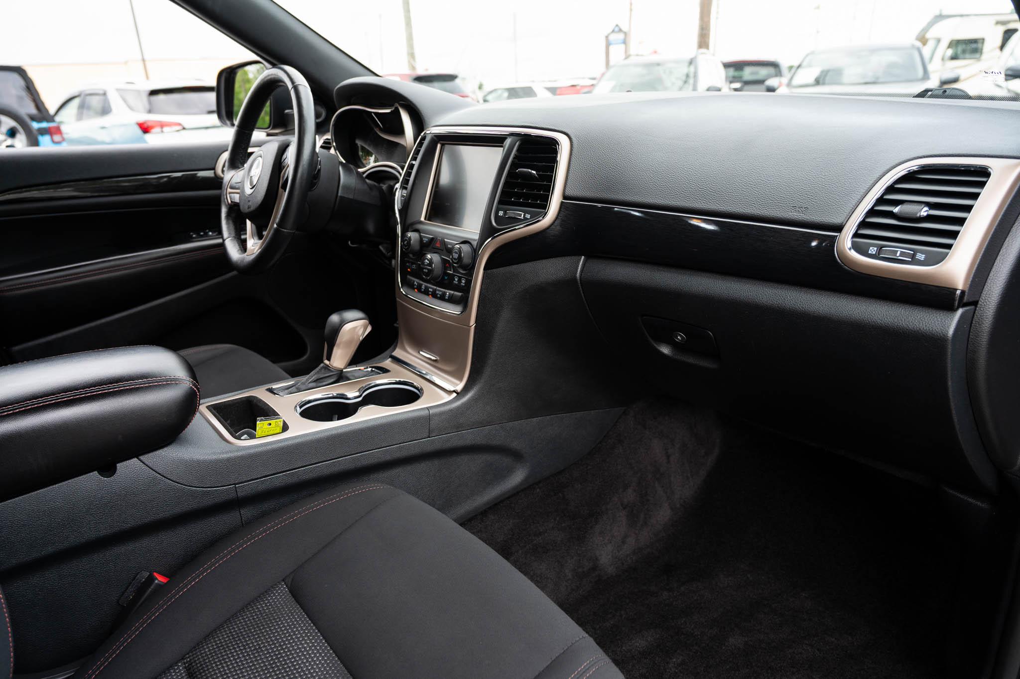 Jeep Grand Cherokee Laredo 4WD 2016