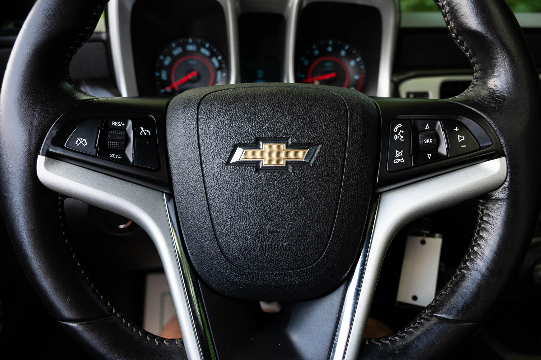 Chevrolet Camaro Coupe 1LT 2012