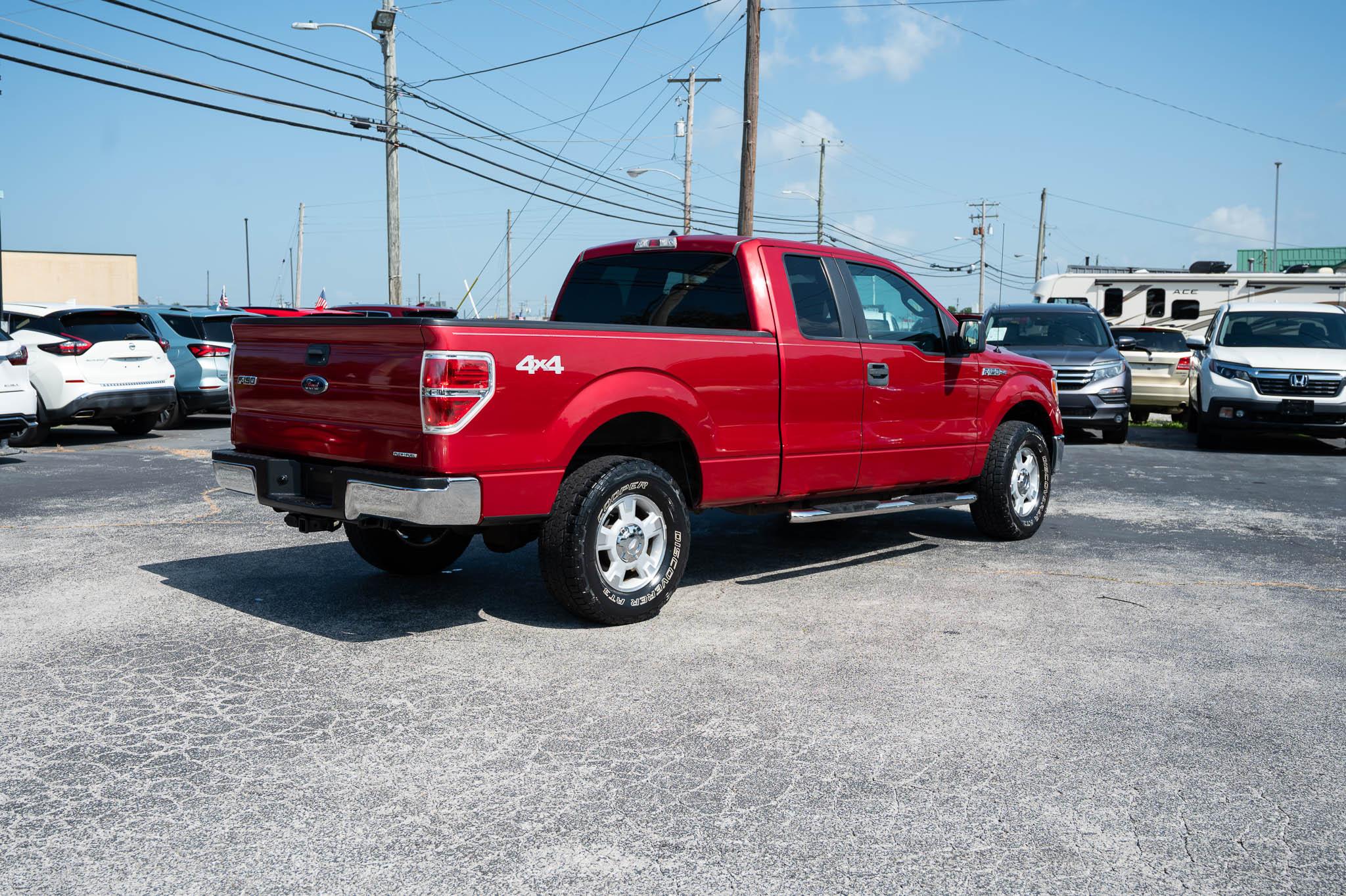 Ford F-150 4WD SuperCrew 145" XLT 2012