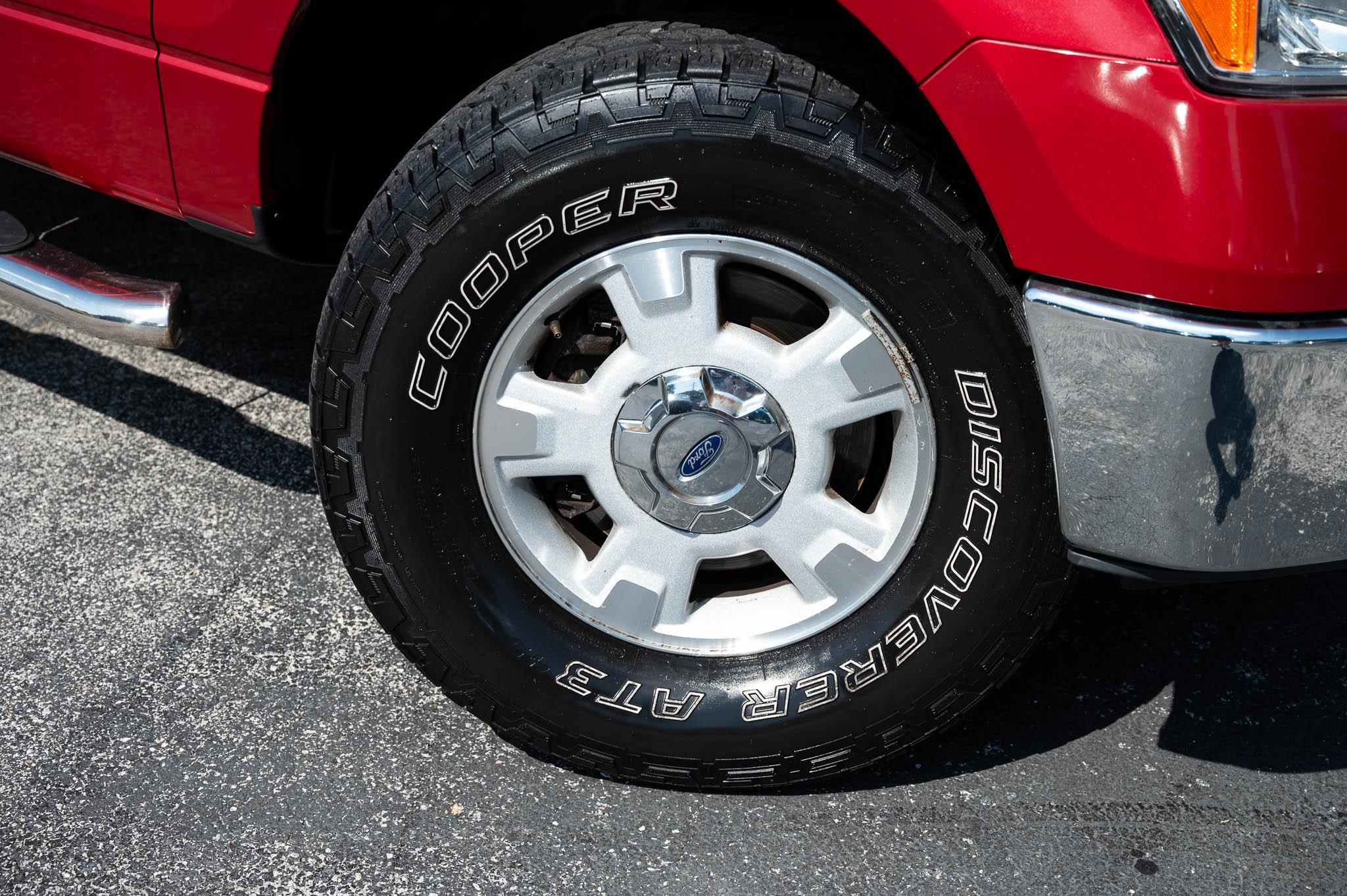 Ford F-150 4WD SuperCrew 145" XLT 2012