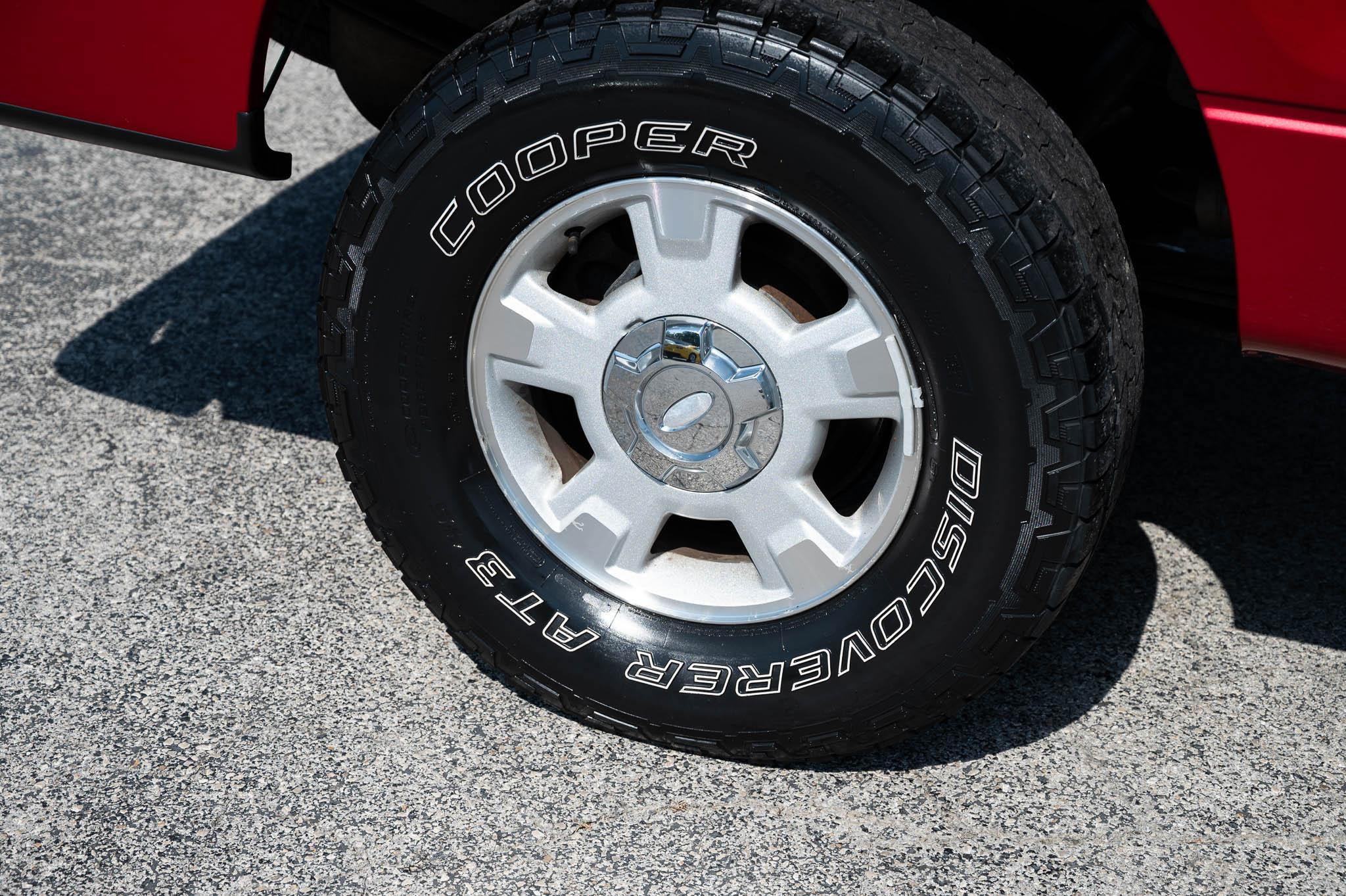 Ford F-150 4WD SuperCrew 145" XLT 2012