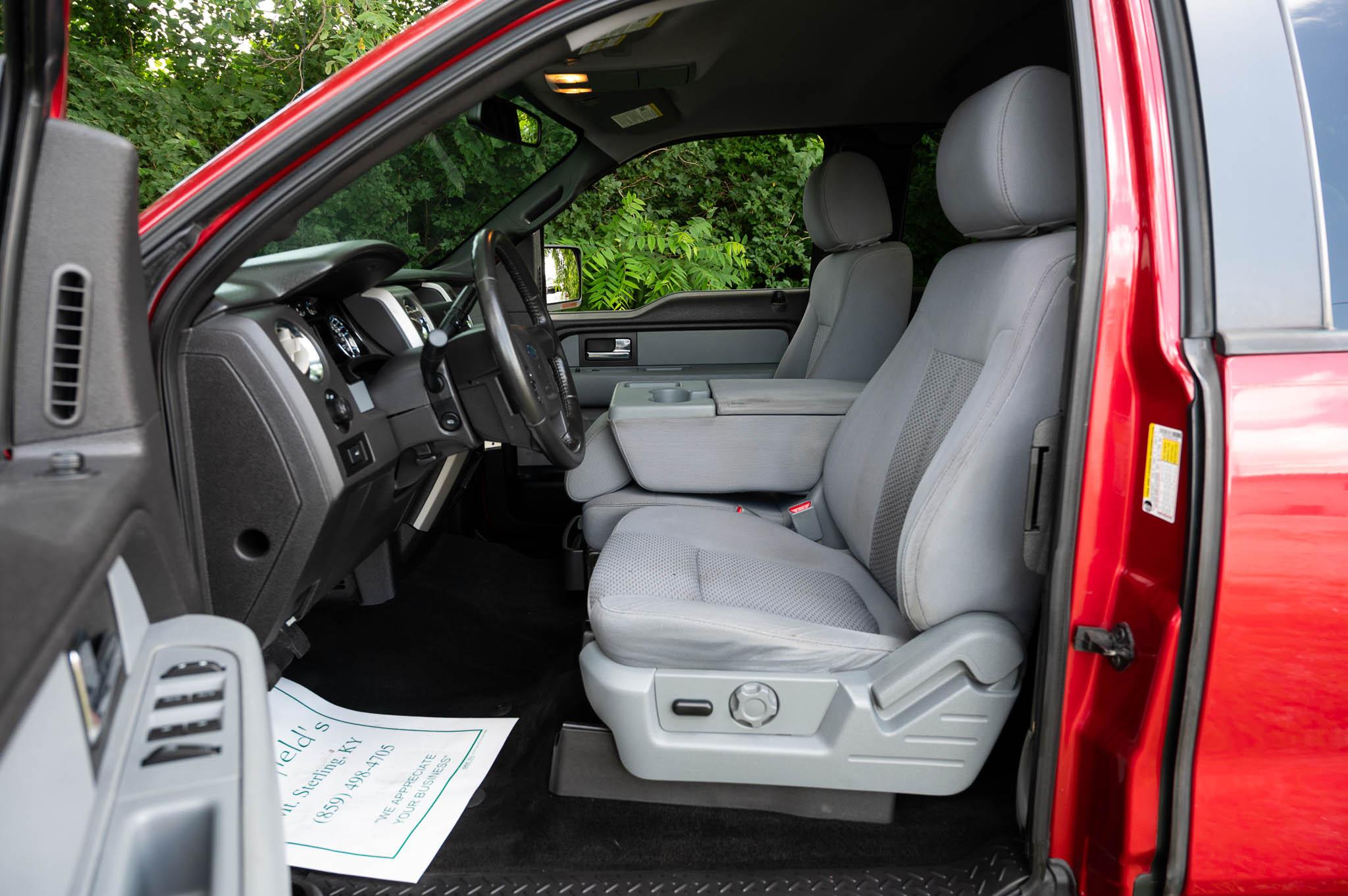 Ford F-150 4WD SuperCrew 145" XLT 2012