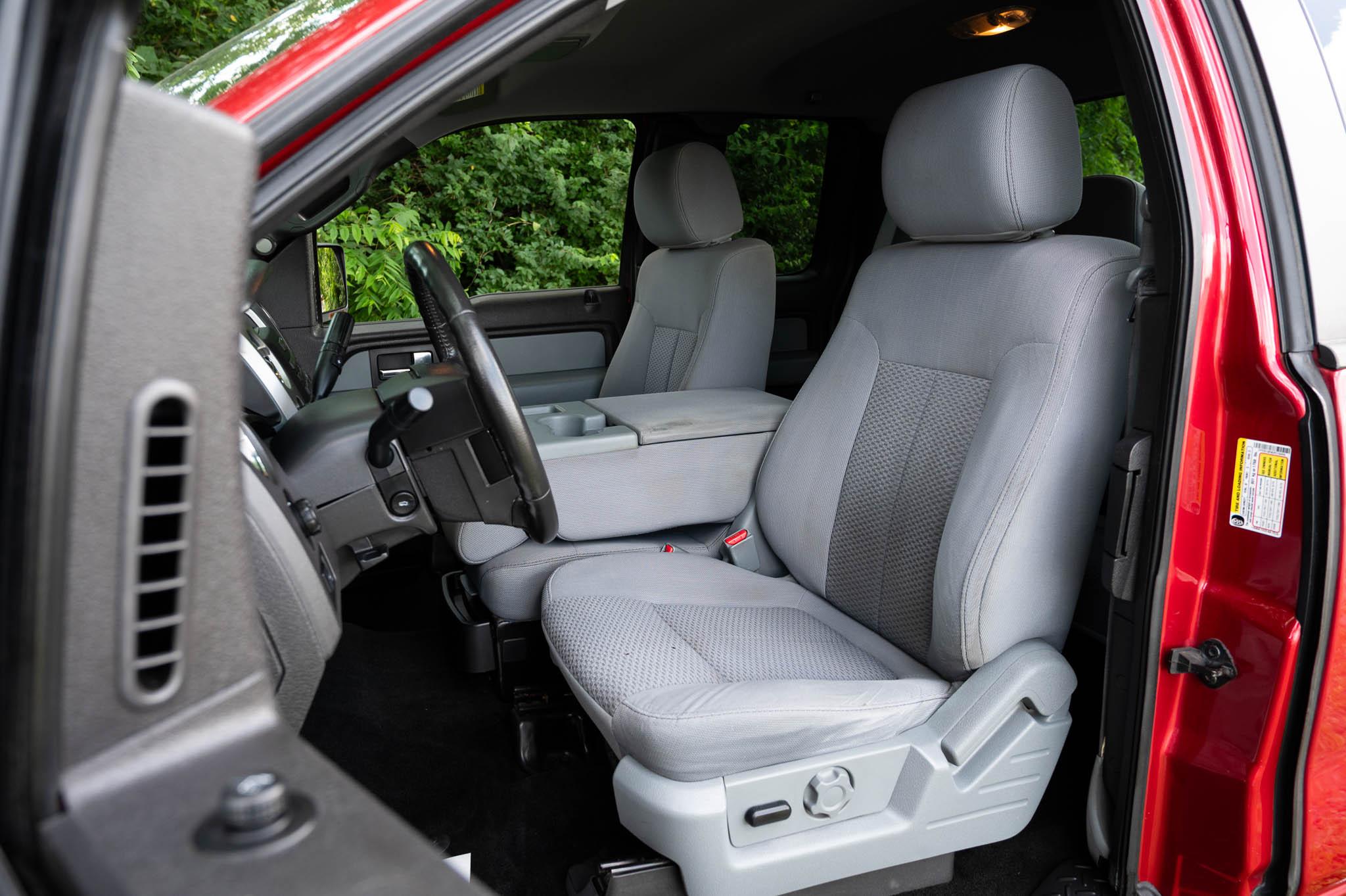 Ford F-150 4WD SuperCrew 145" XLT 2012