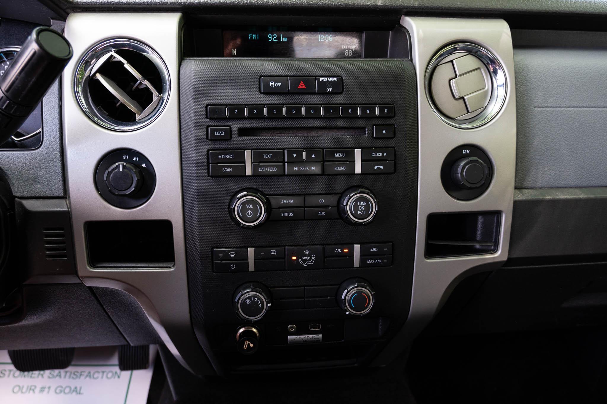 Ford F-150 4WD SuperCrew 145" XLT 2012