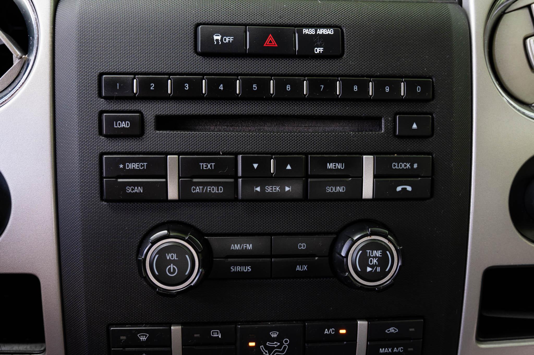 Ford F-150 4WD SuperCrew 145" XLT 2012