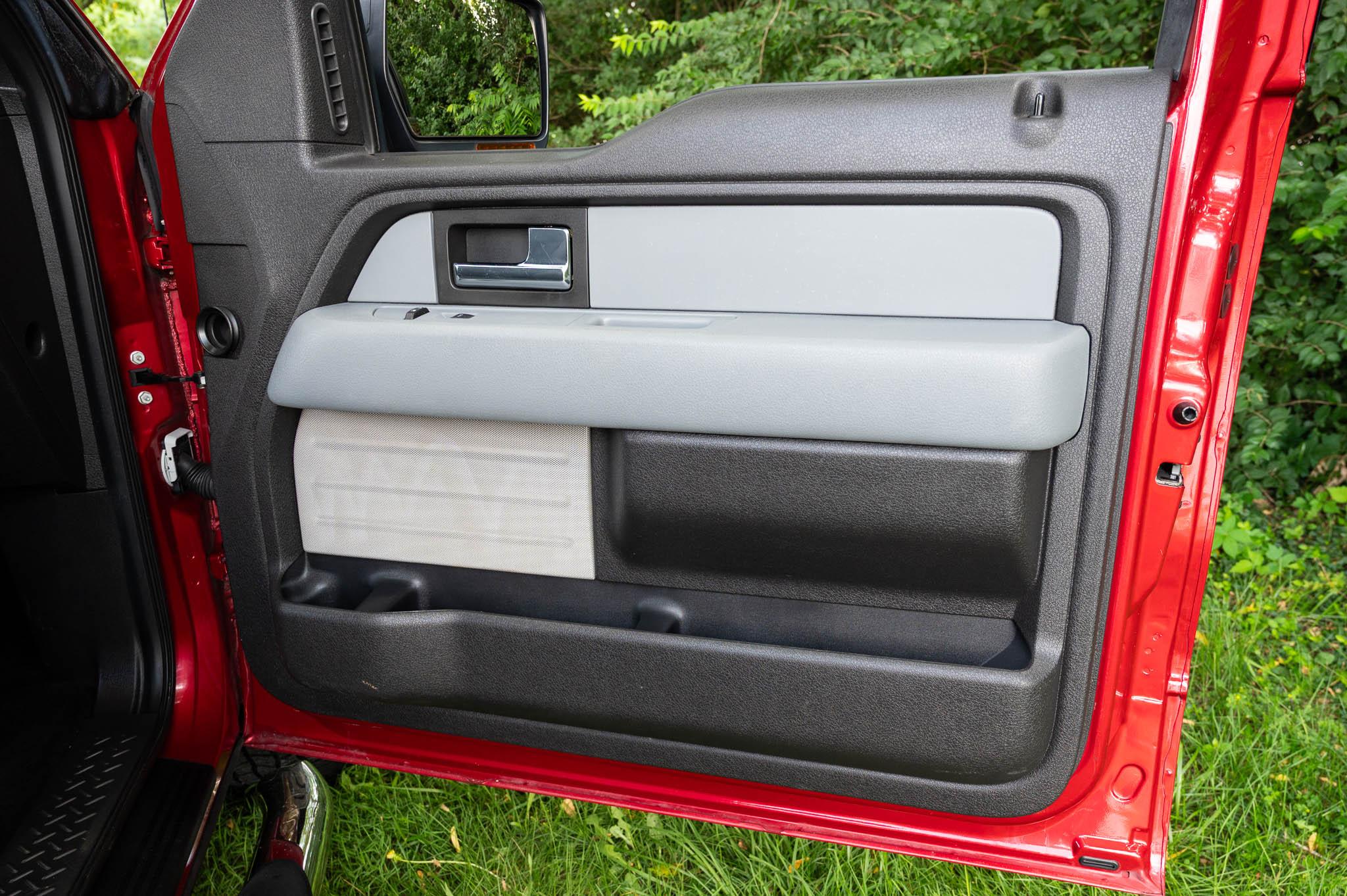 Ford F-150 4WD SuperCrew 145" XLT 2012