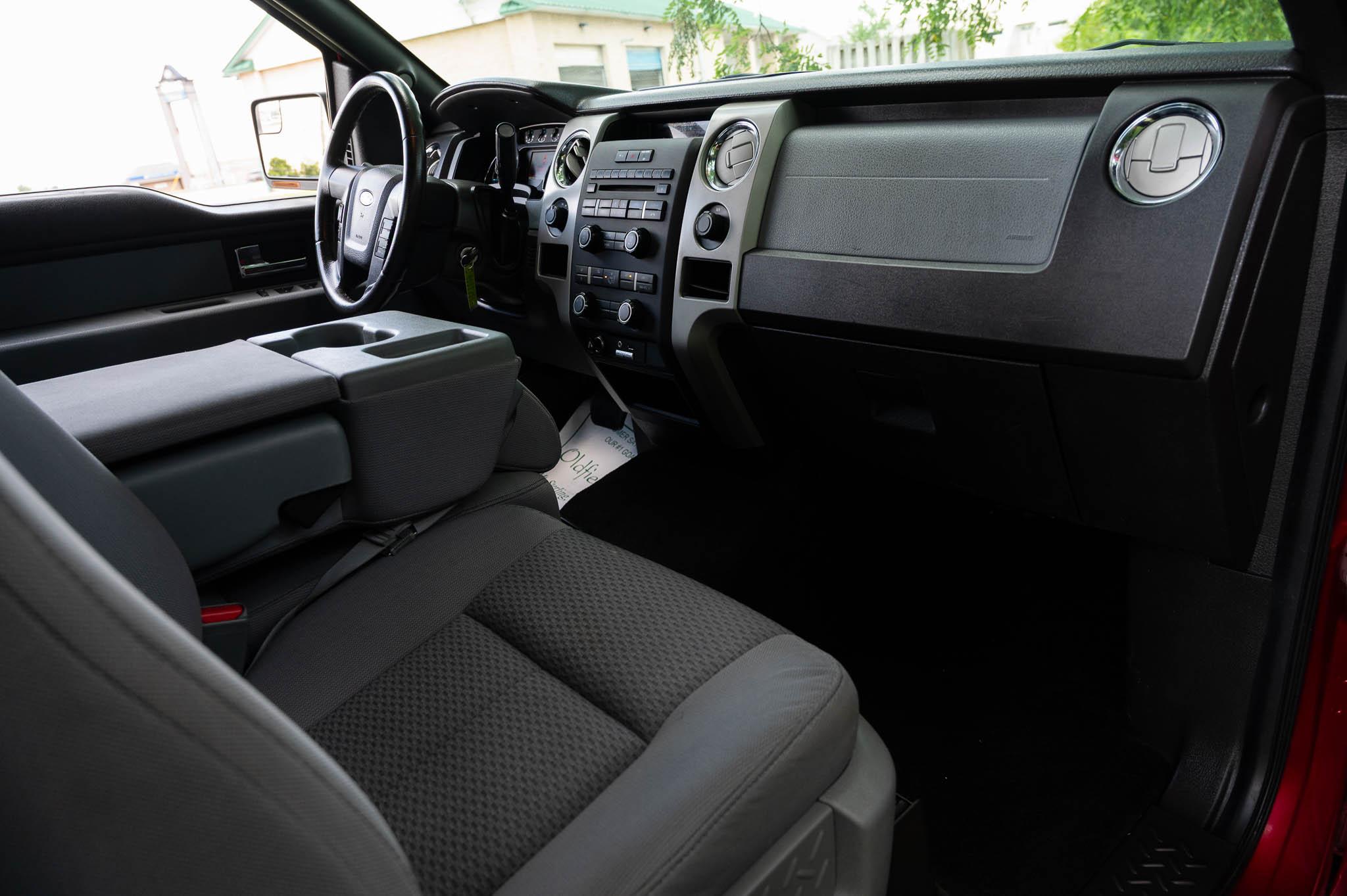Ford F-150 4WD SuperCrew 145" XLT 2012