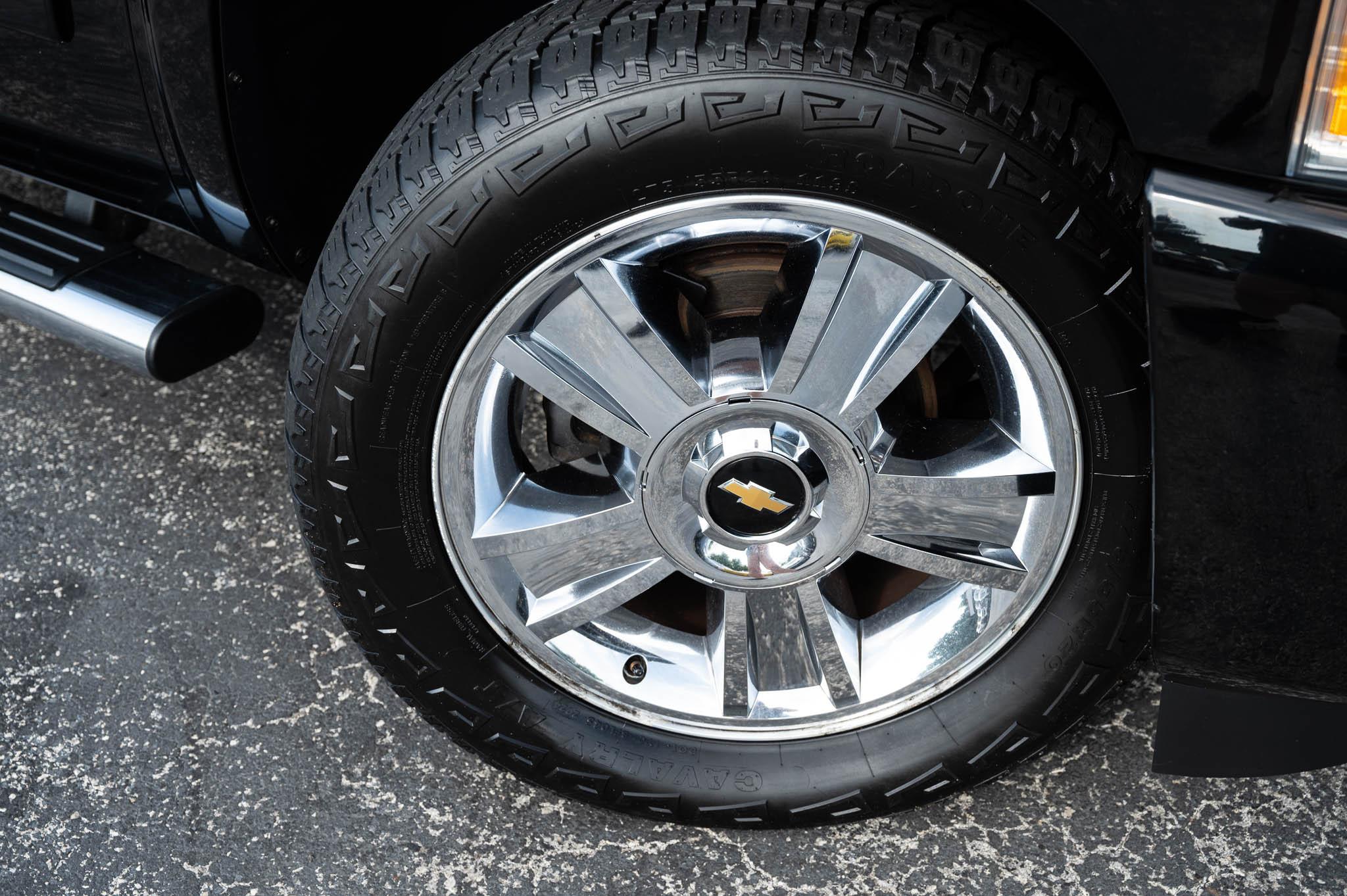 Chevrolet Silverado 1500 LTZ Crew Cab 4WD 2012