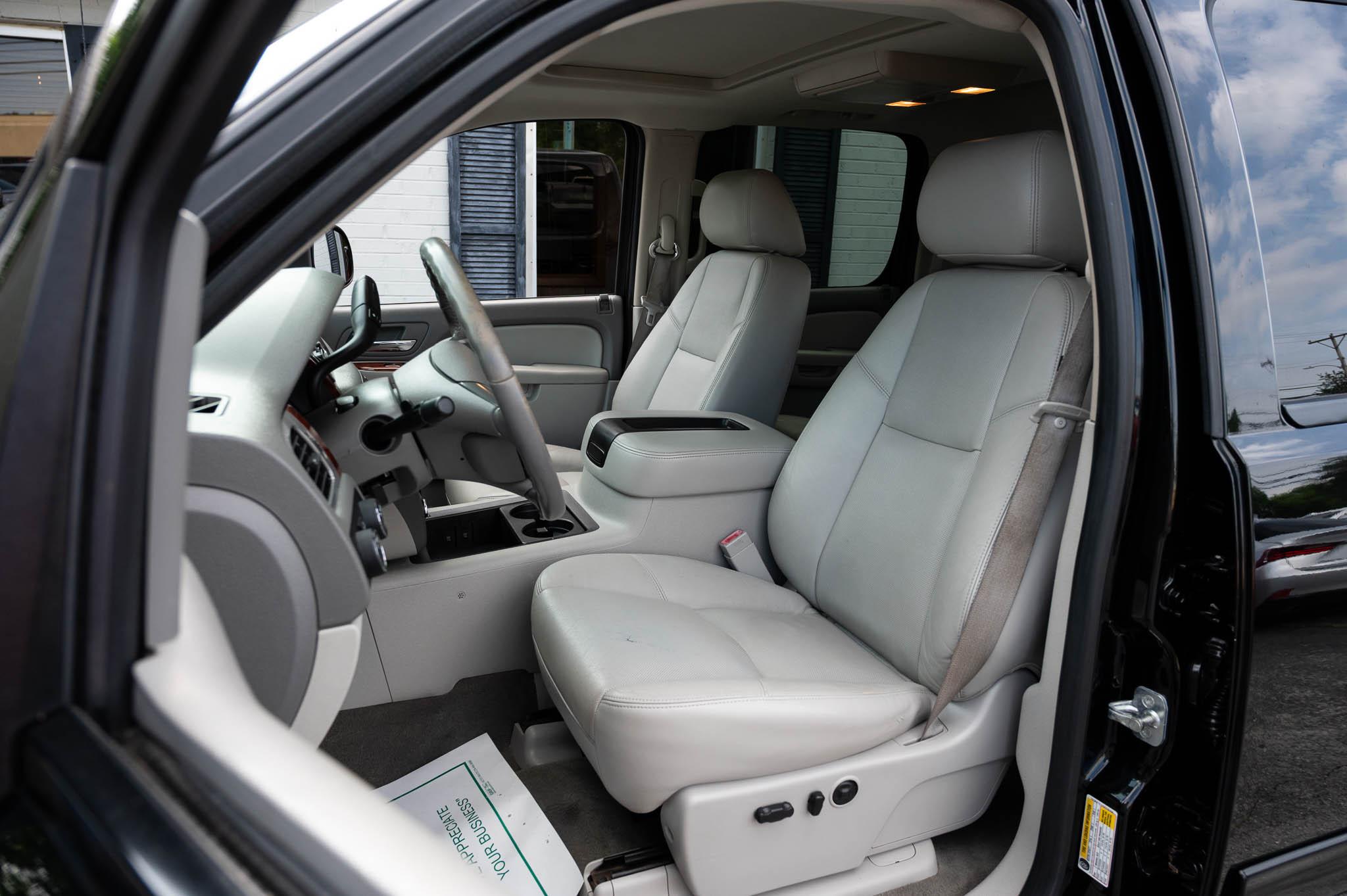 Chevrolet Silverado 1500 LTZ Crew Cab 4WD 2012
