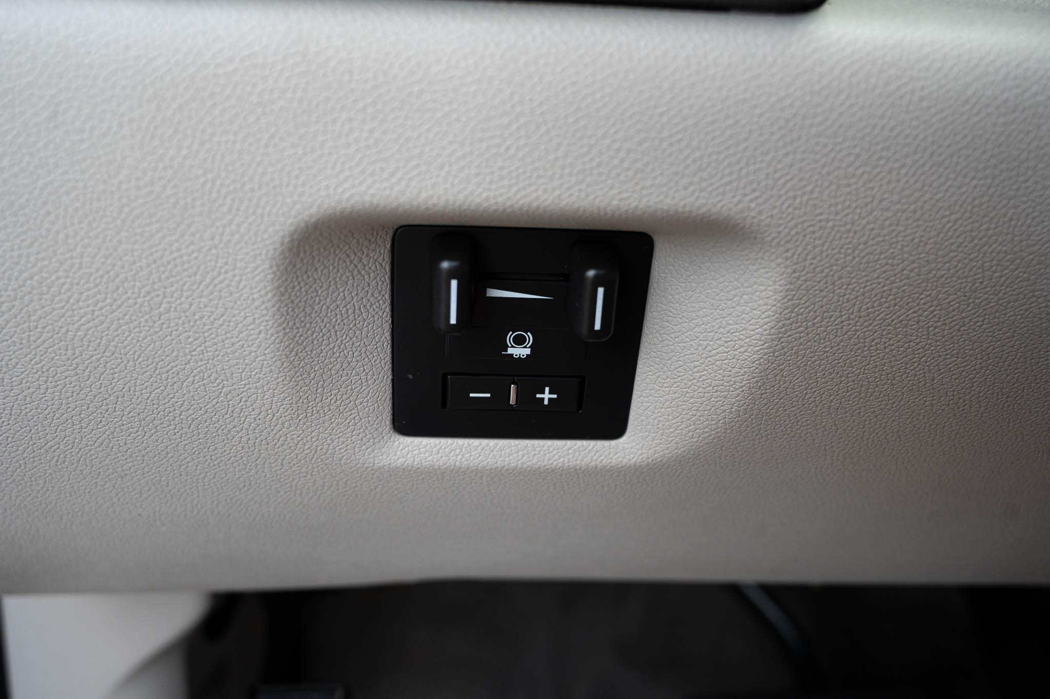 Chevrolet Silverado 1500 LTZ Crew Cab 4WD 2012