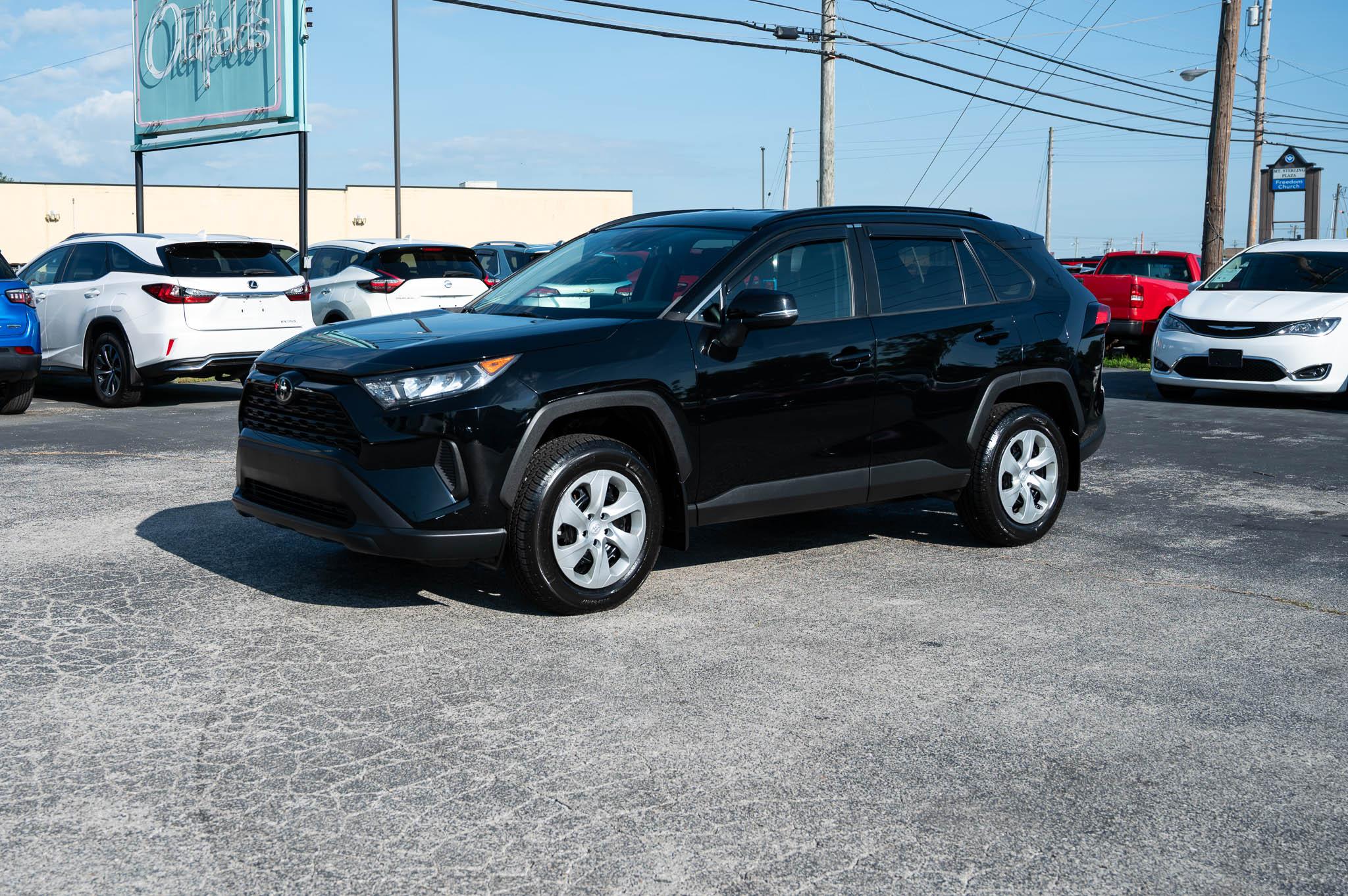 Toyota RAV4 LE AWD 2019