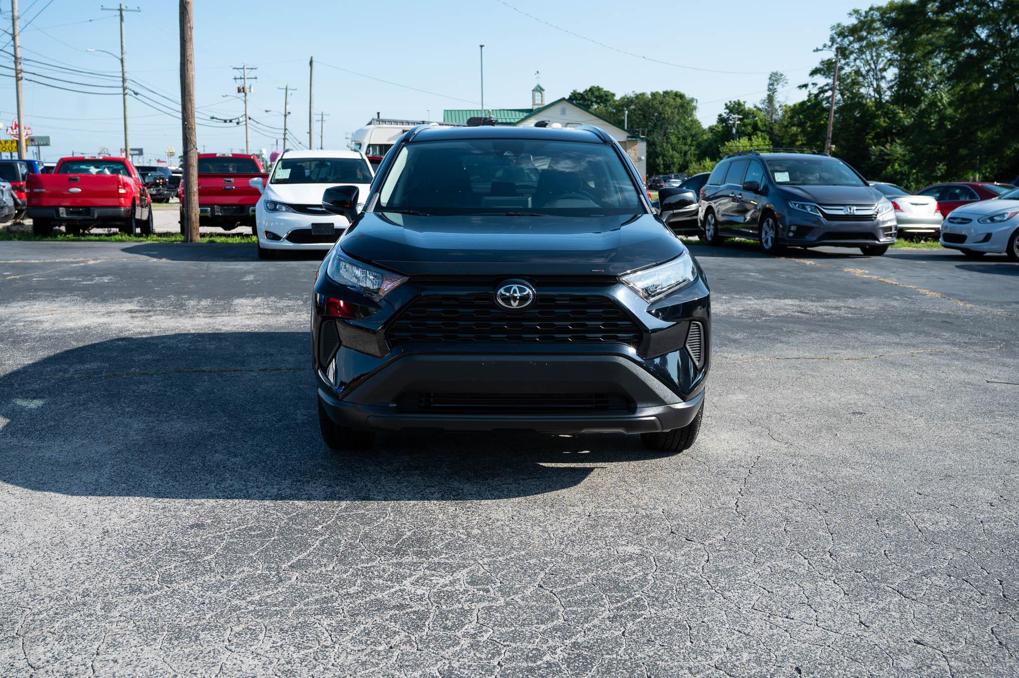 Toyota RAV4 LE AWD 2019
