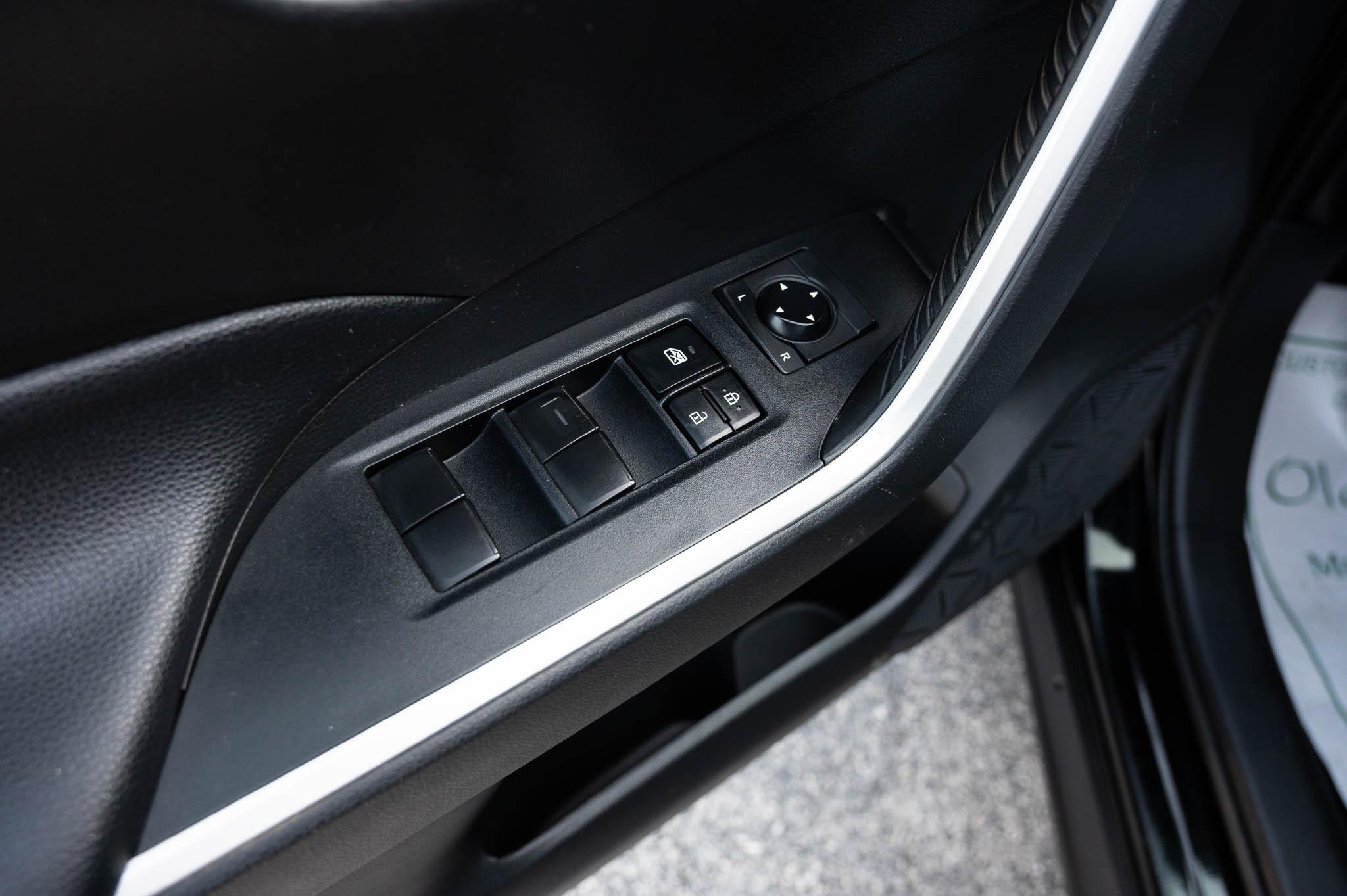 Toyota RAV4 LE AWD 2019
