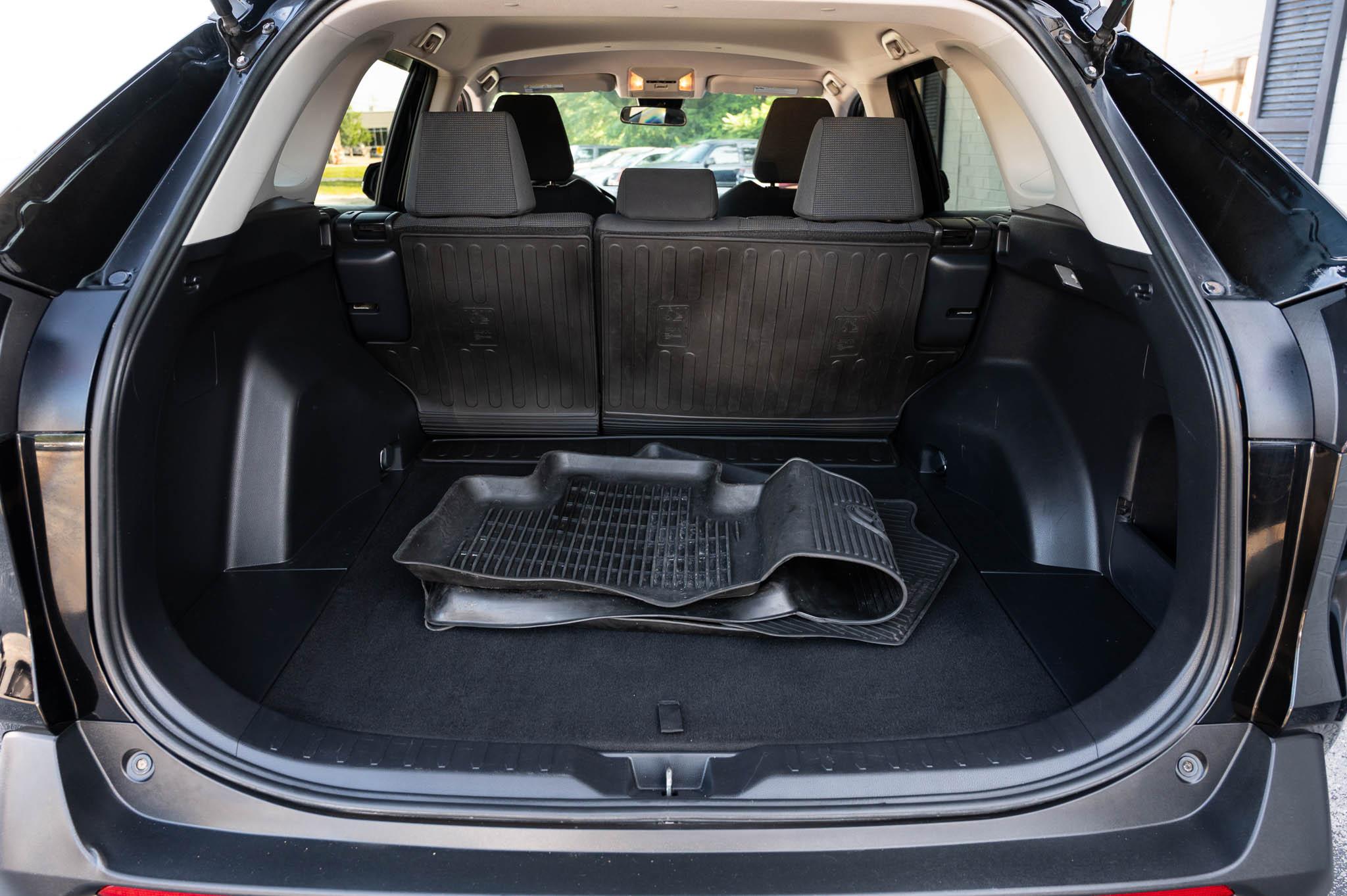 Toyota RAV4 LE AWD 2019