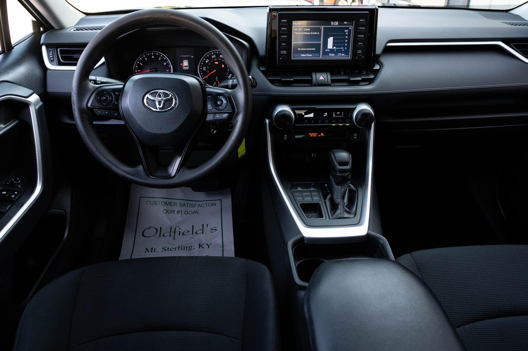 Toyota RAV4 LE AWD 2019