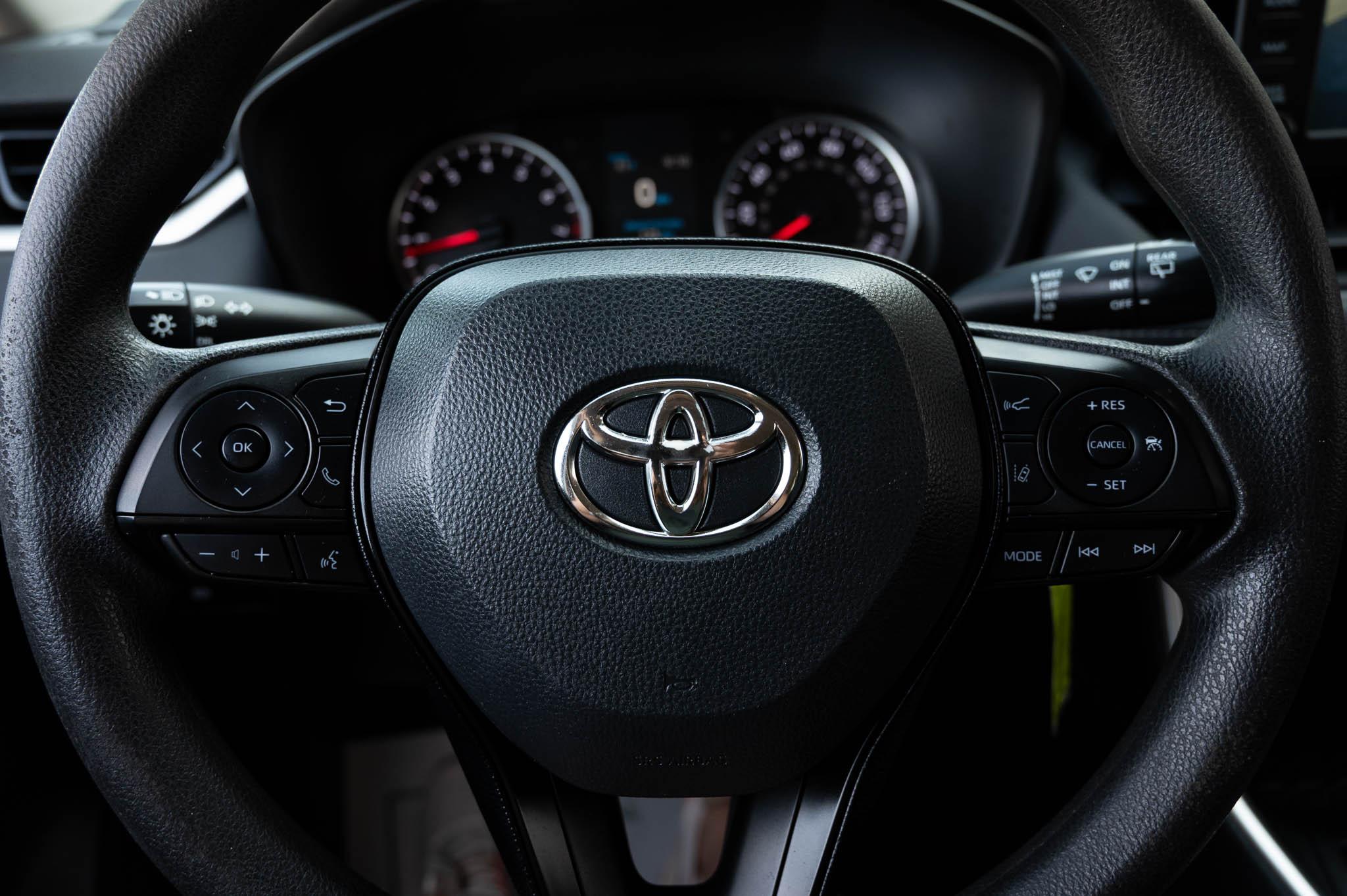 Toyota RAV4 LE AWD 2019