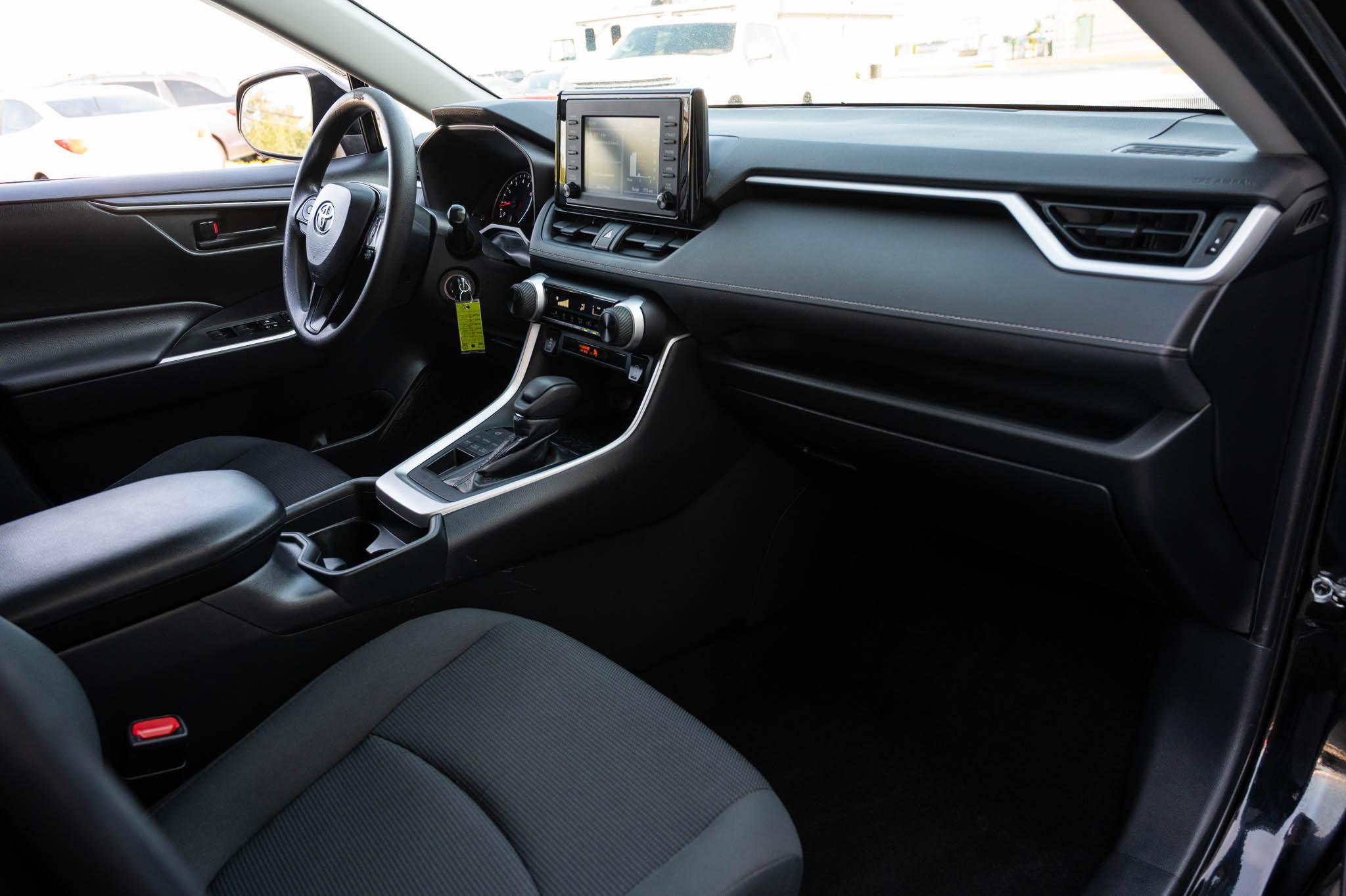Toyota RAV4 LE AWD 2019