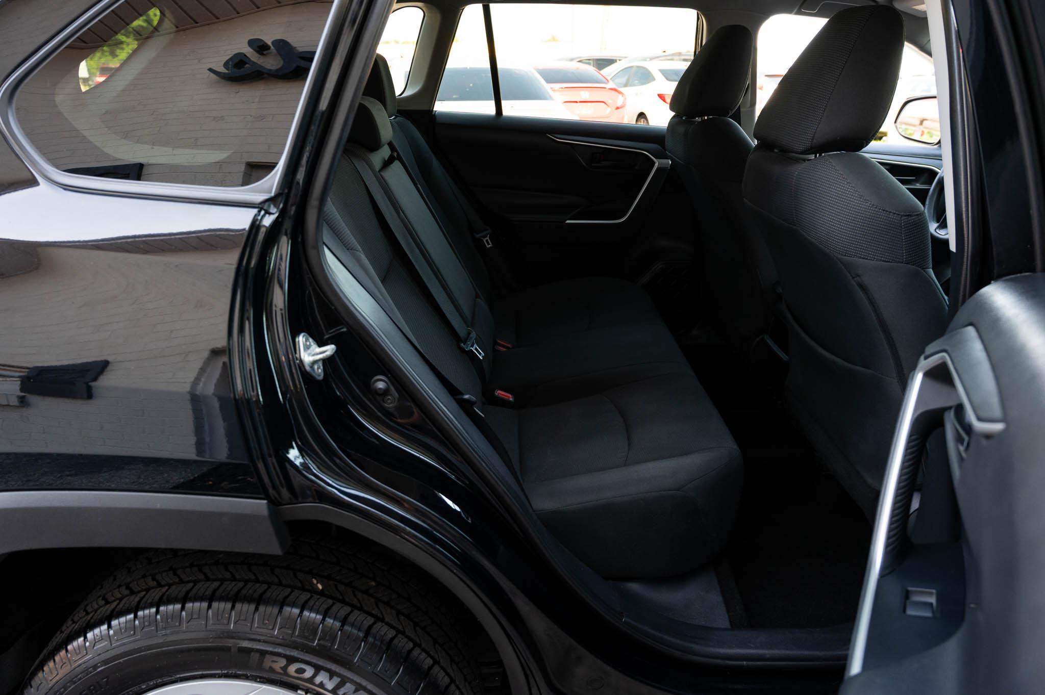 Toyota RAV4 LE AWD 2019