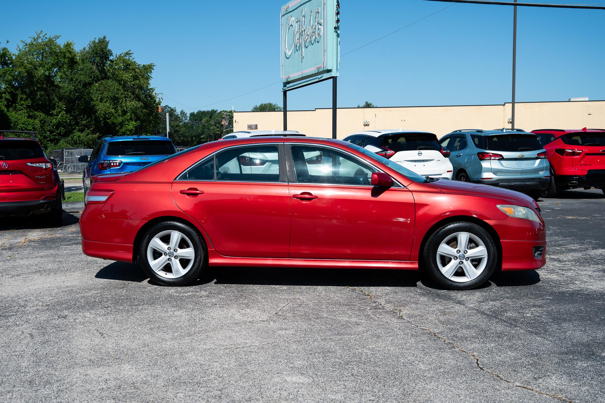 Toyota Camry SE 4D Sedan 2011