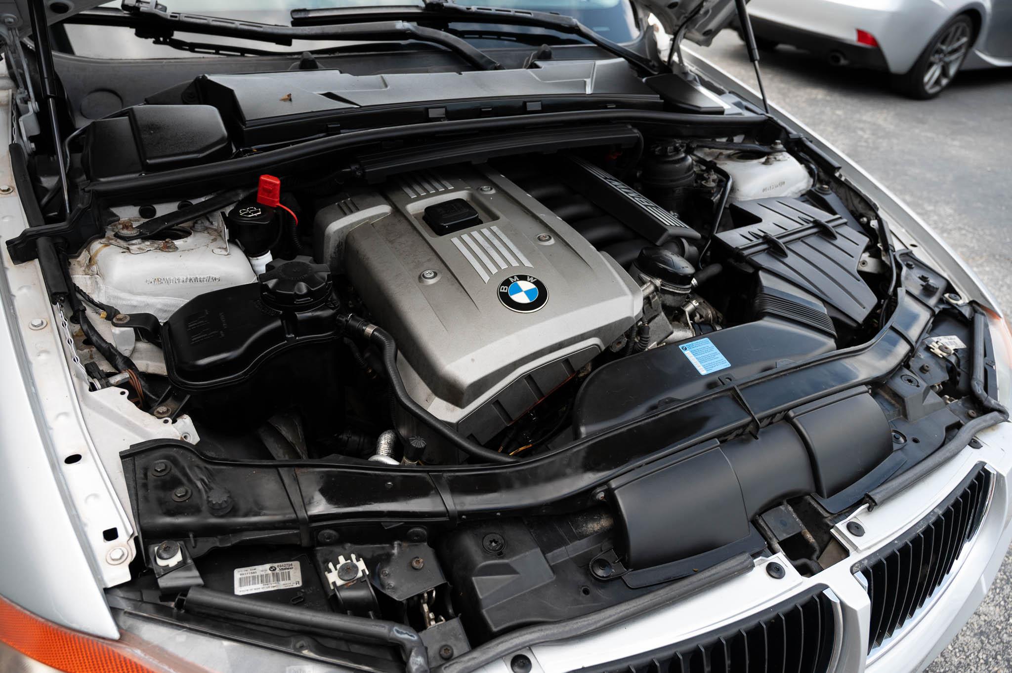 BMW 3-Series 325xi Sedan 2006