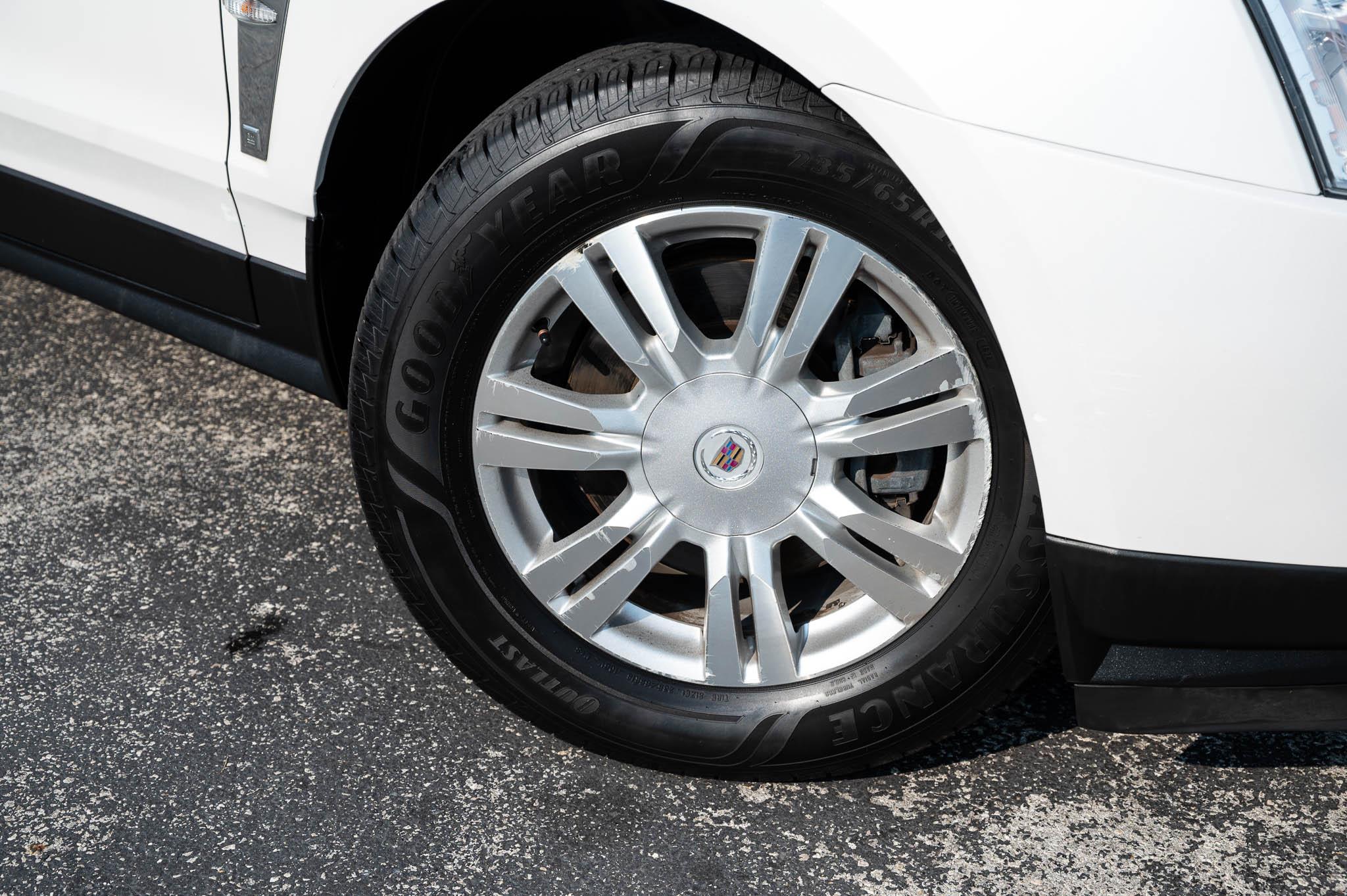 Cadillac SRX Luxury Collection 2011