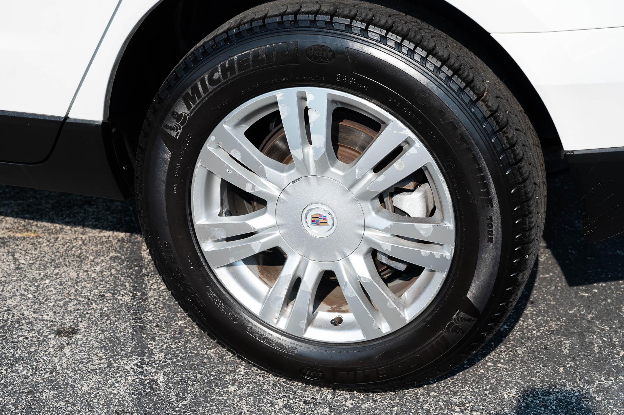 Cadillac SRX Luxury Collection 2011