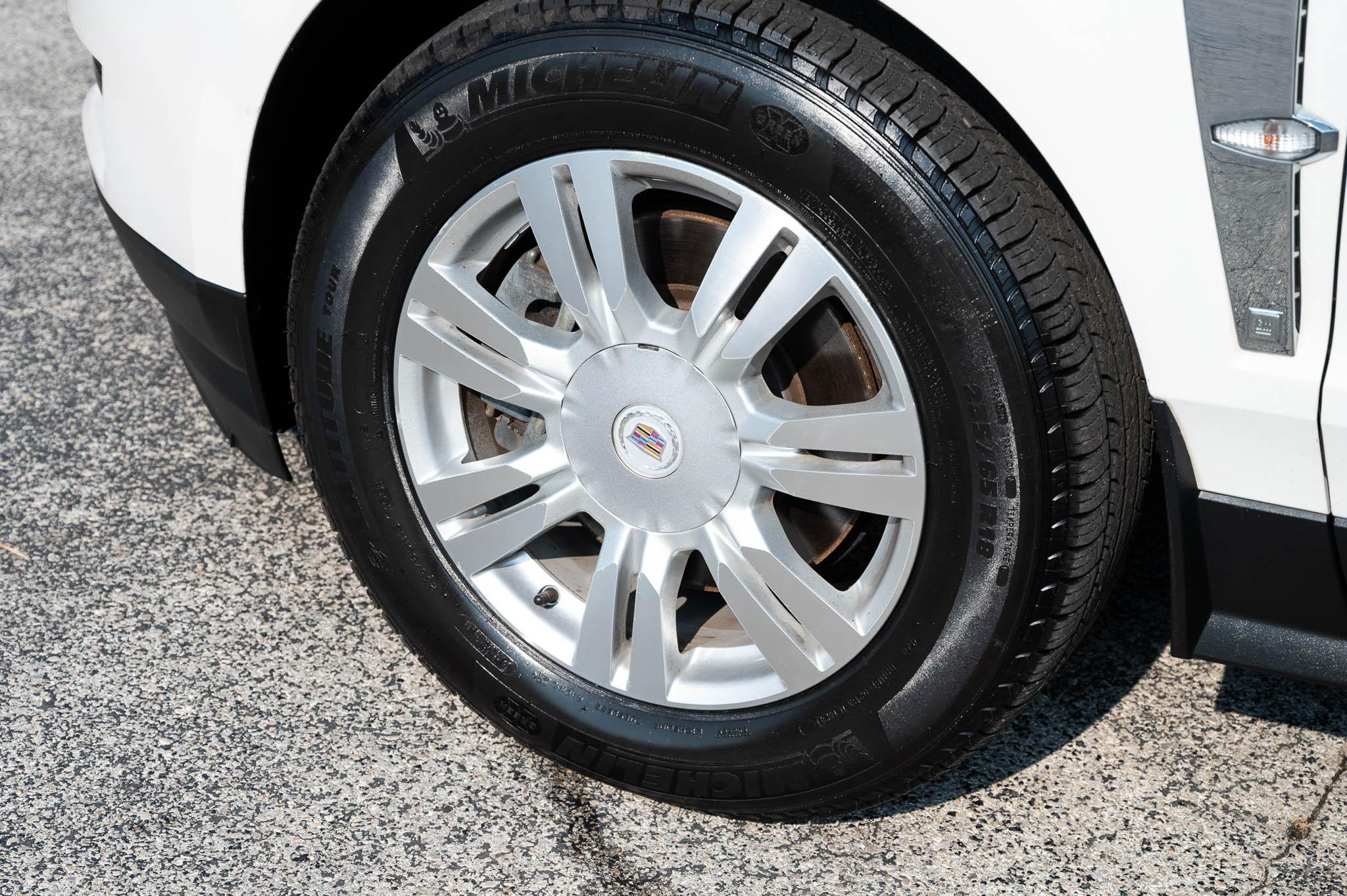 Cadillac SRX Luxury Collection 2011
