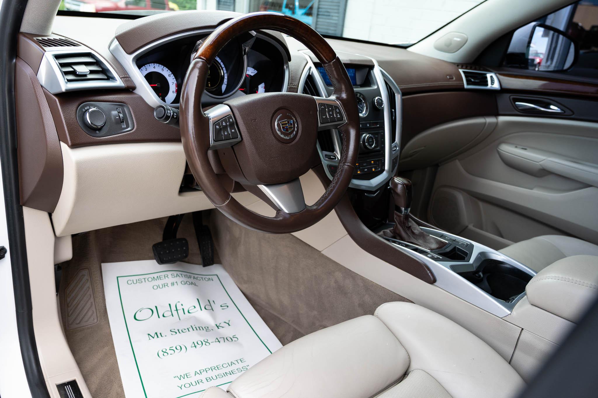 Cadillac SRX Luxury Collection 2011