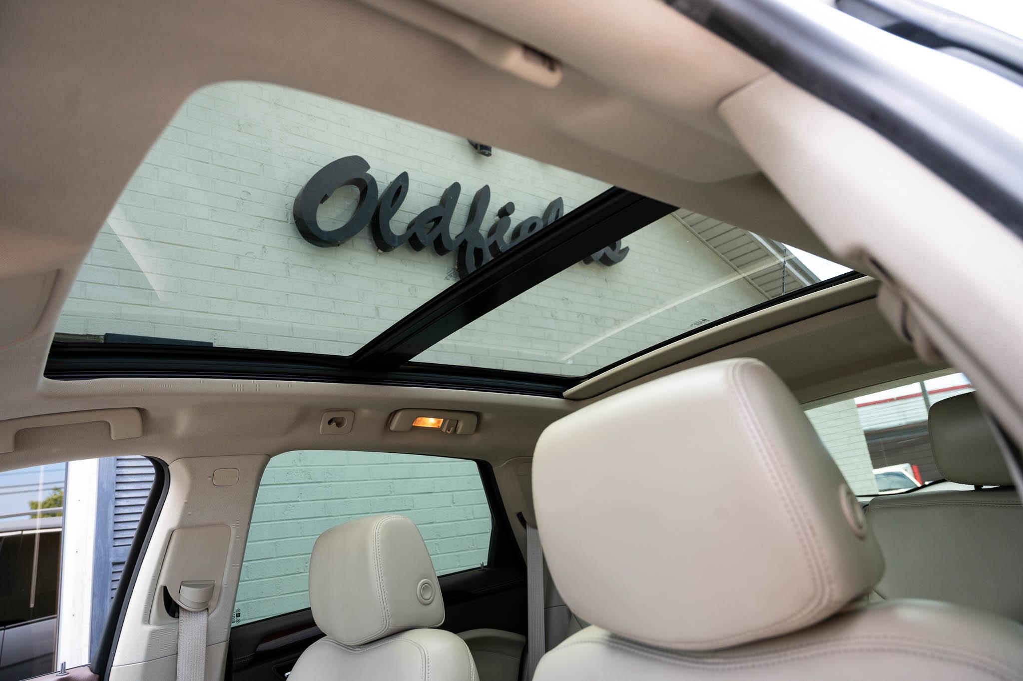 Cadillac SRX Luxury Collection 2011