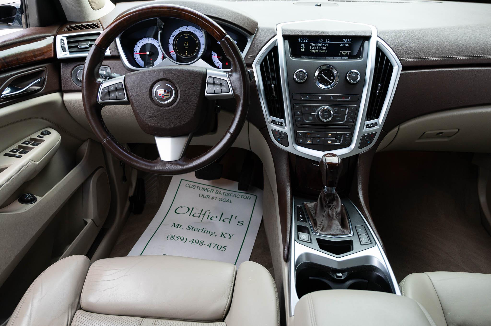 Cadillac SRX Luxury Collection 2011