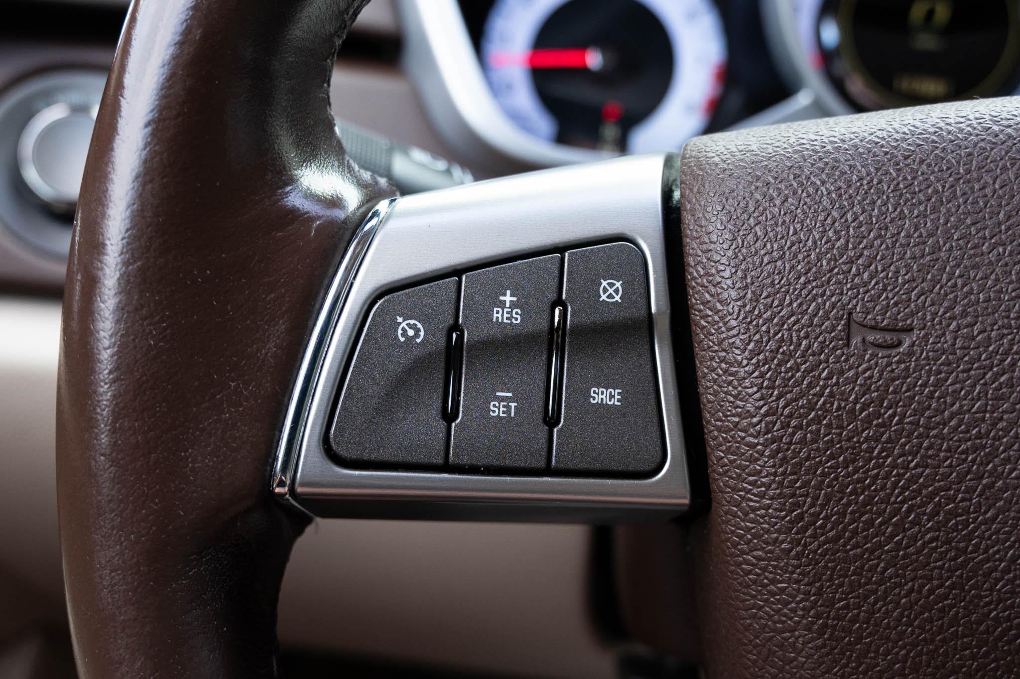 Cadillac SRX Luxury Collection 2011