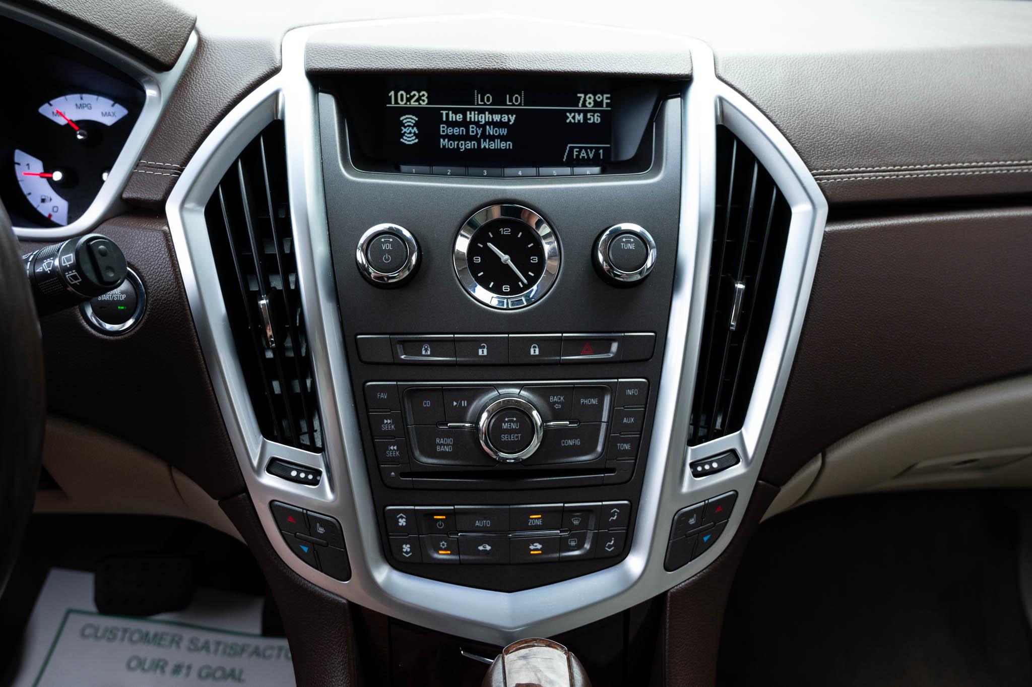 Cadillac SRX Luxury Collection 2011