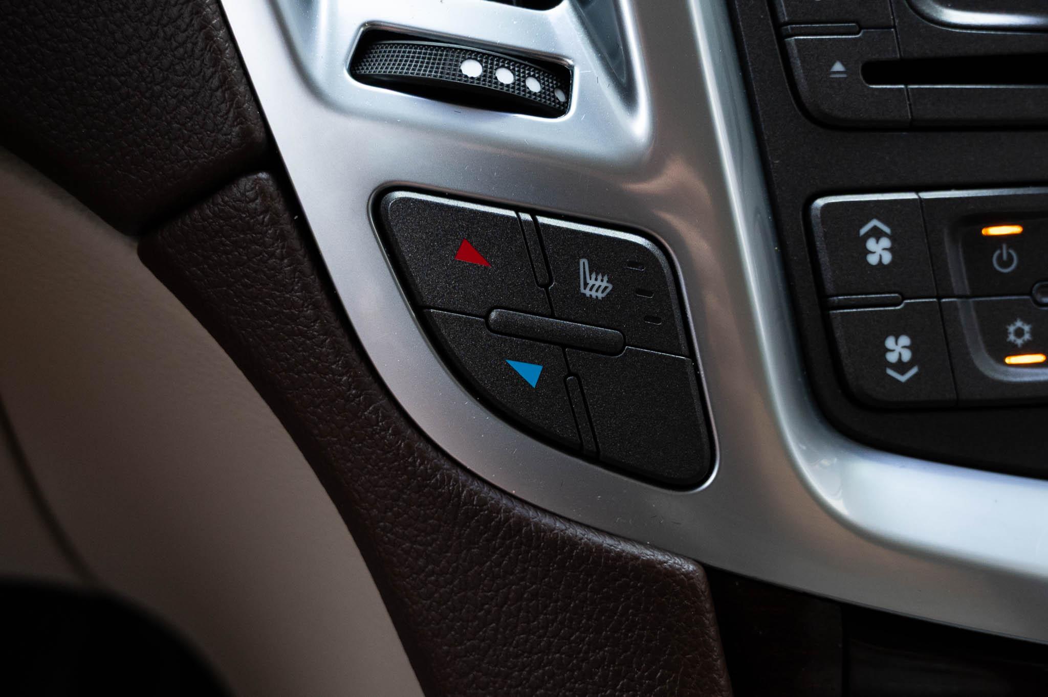 Cadillac SRX Luxury Collection 2011