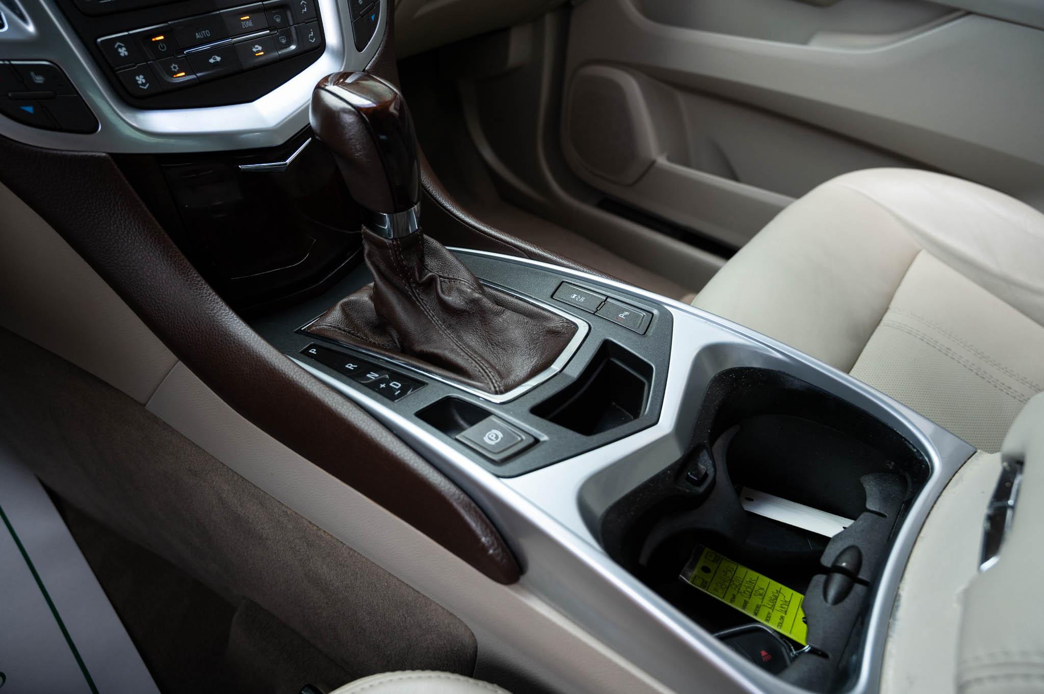Cadillac SRX Luxury Collection 2011
