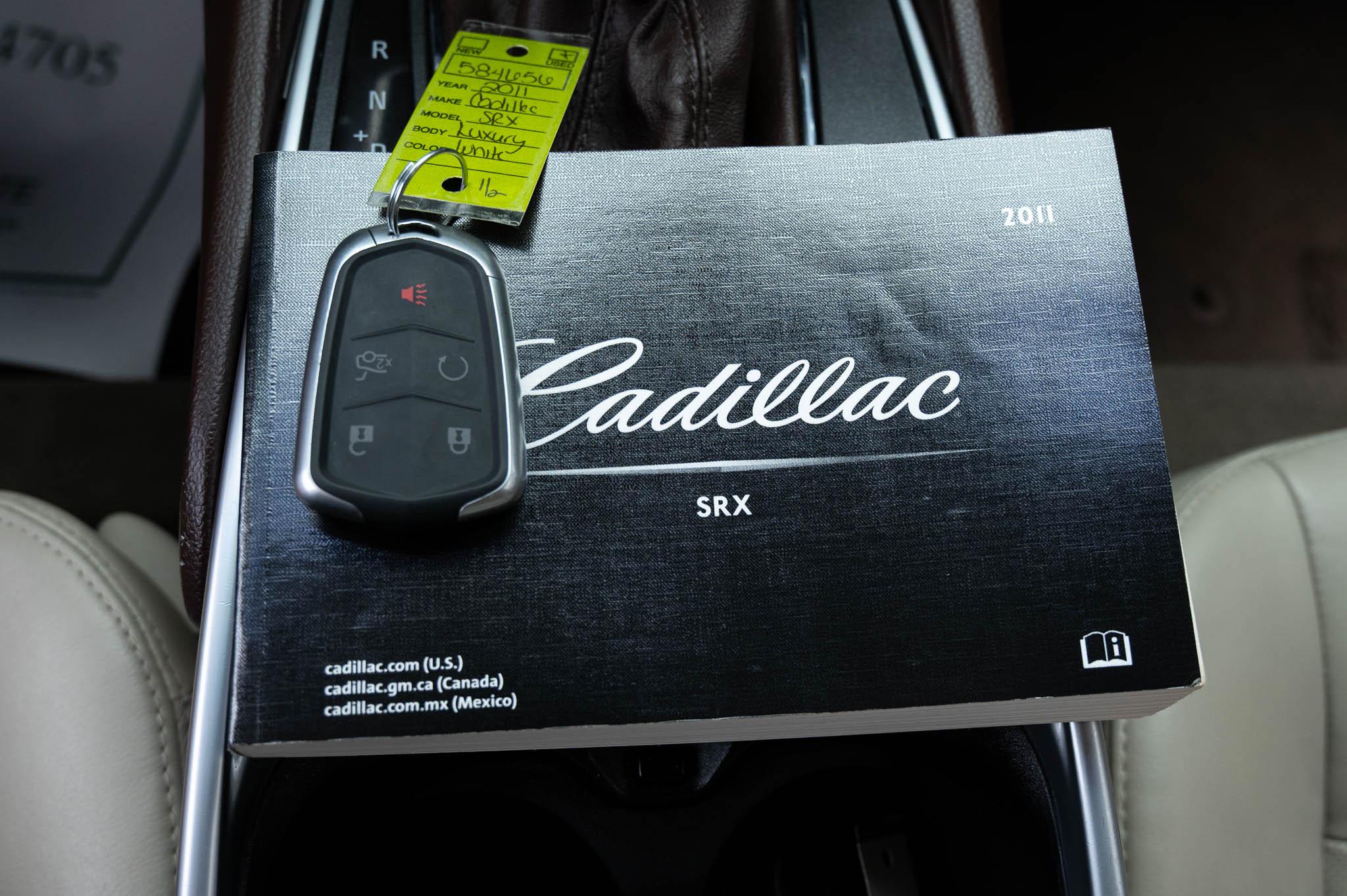 Cadillac SRX Luxury Collection 2011