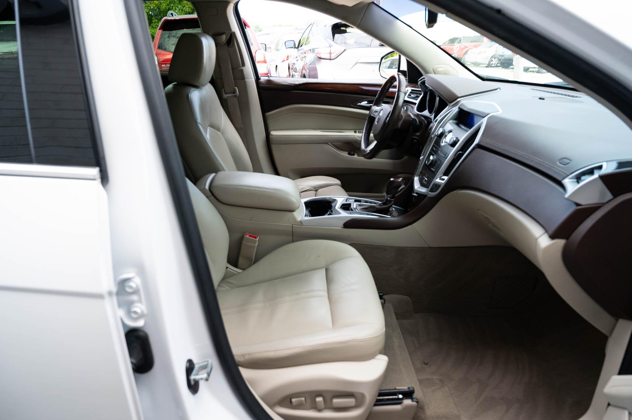 Cadillac SRX Luxury Collection 2011