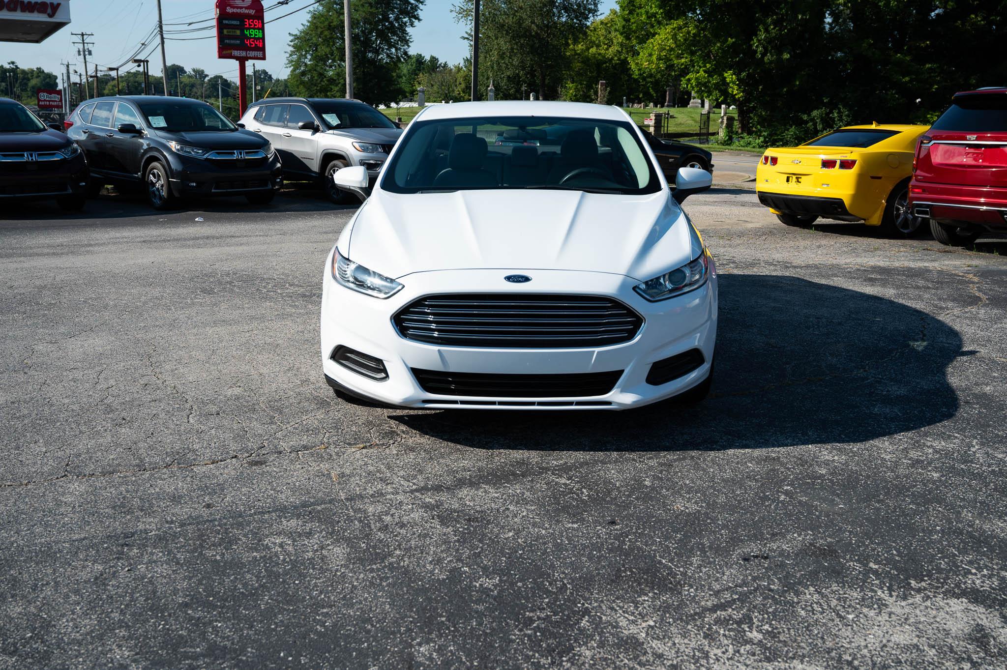 Ford Fusion S 2015