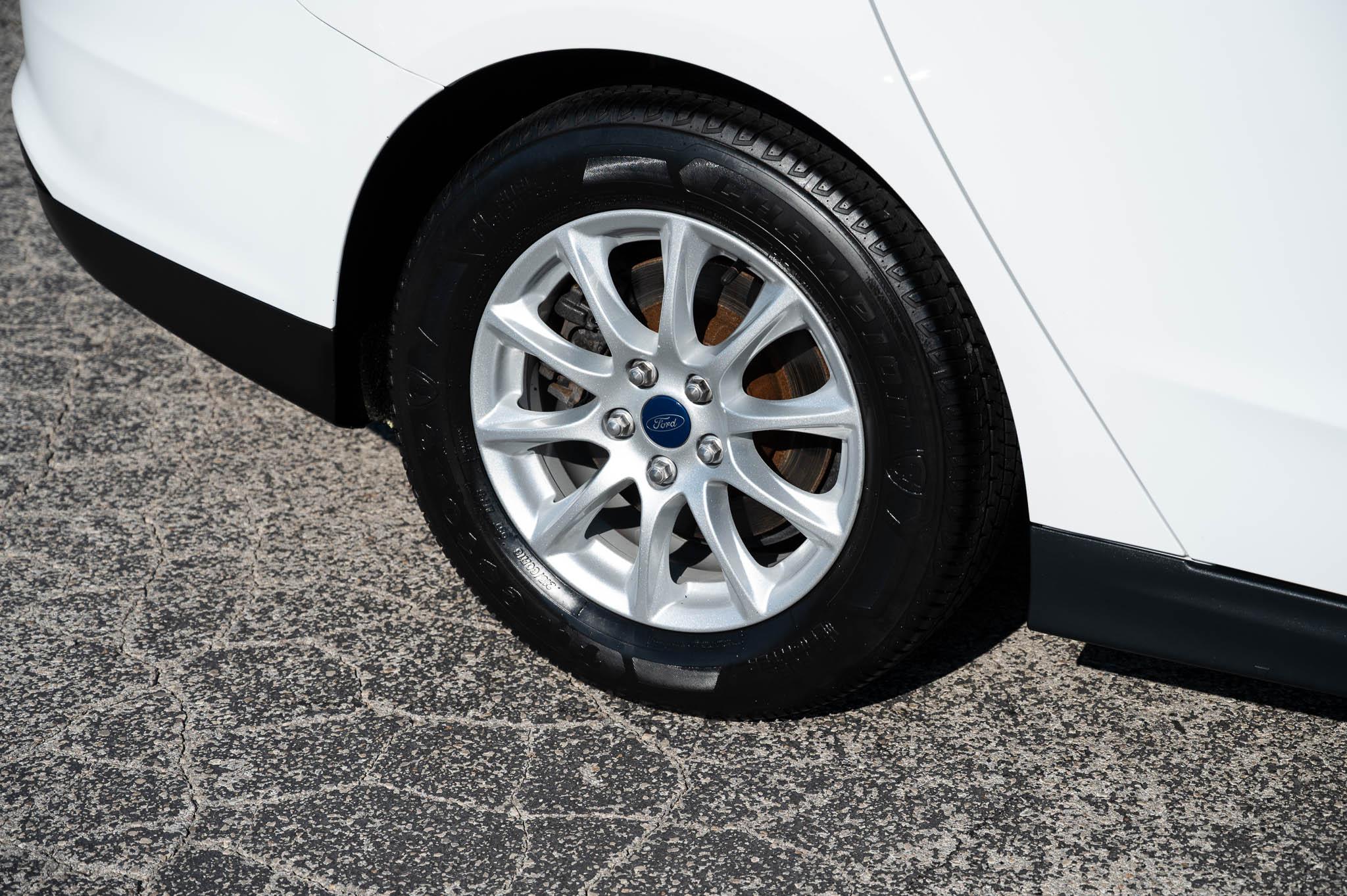 Ford Fusion S 2015