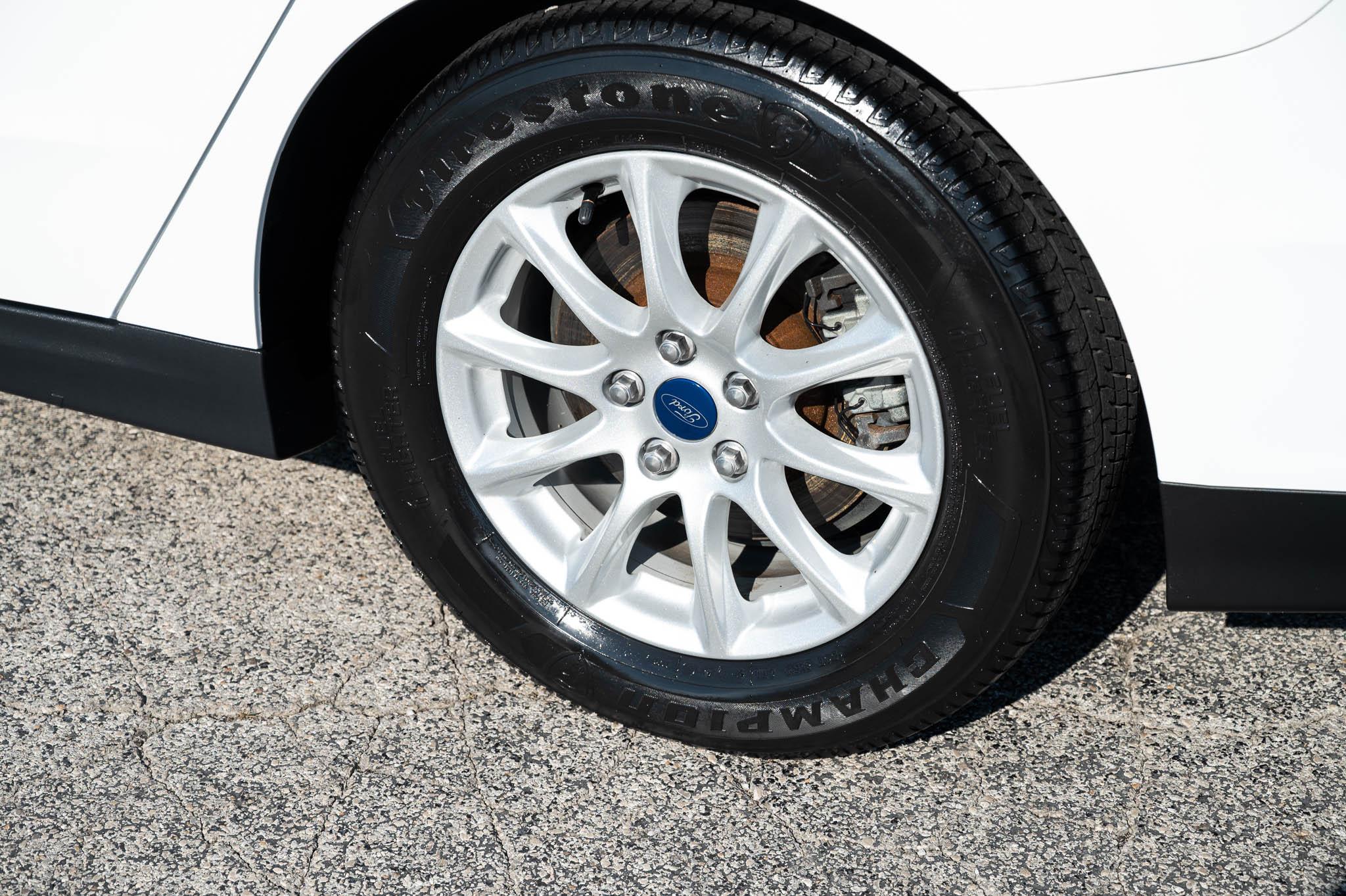 Ford Fusion S 2015
