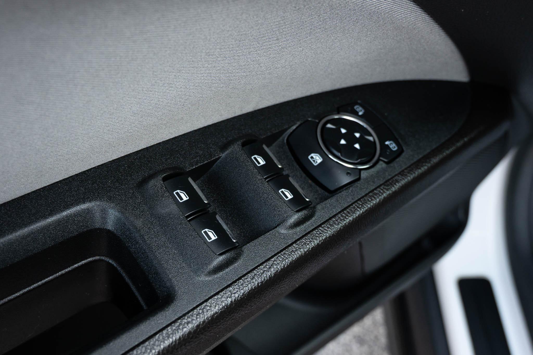 Ford Fusion S 2015