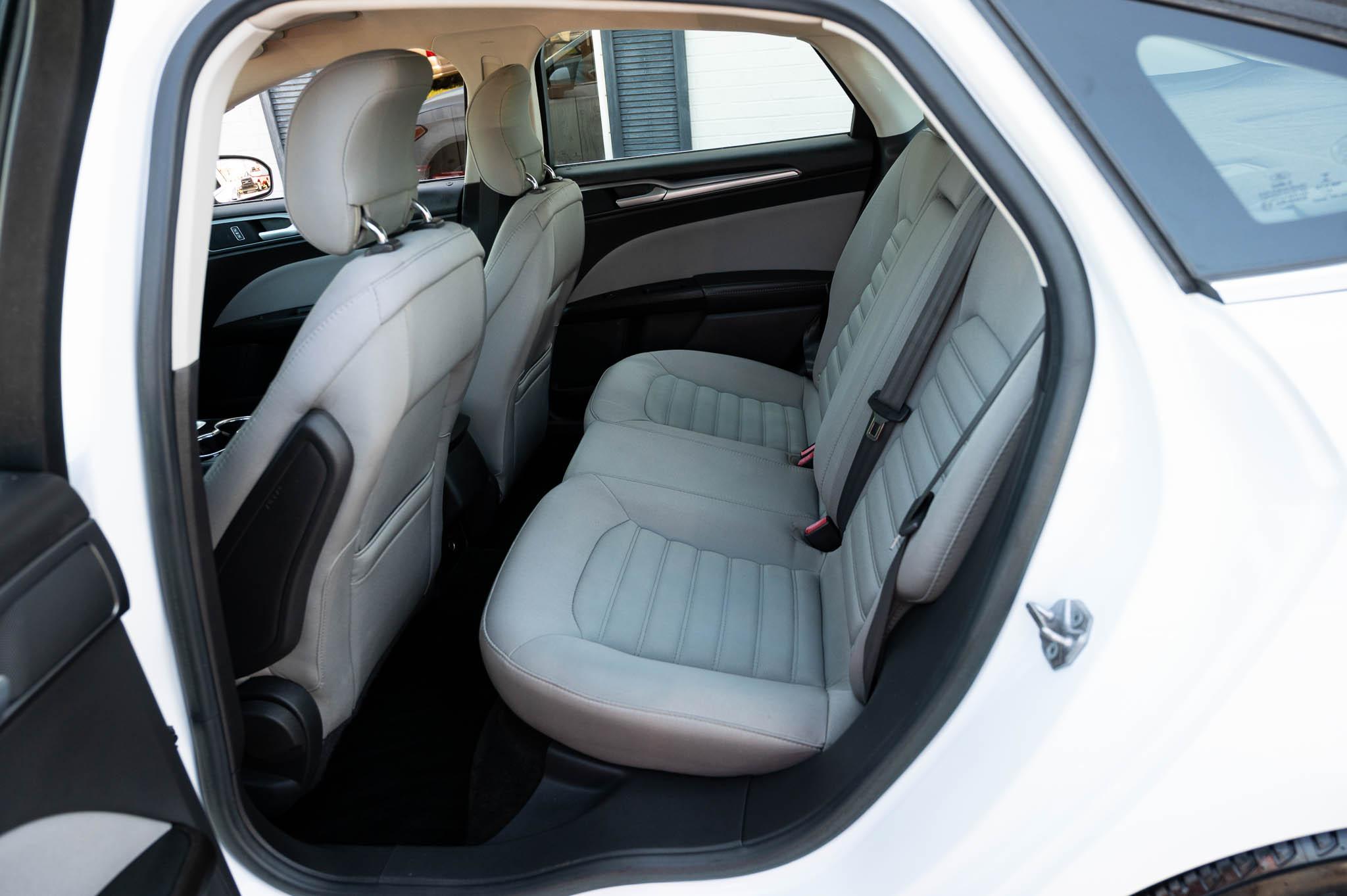 Ford Fusion S 2015