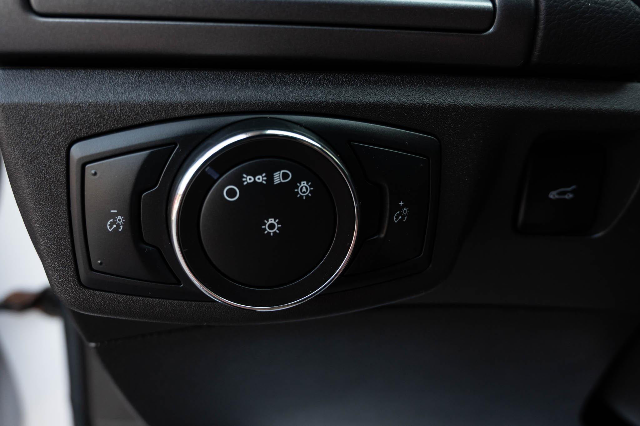 Ford Fusion S 2015