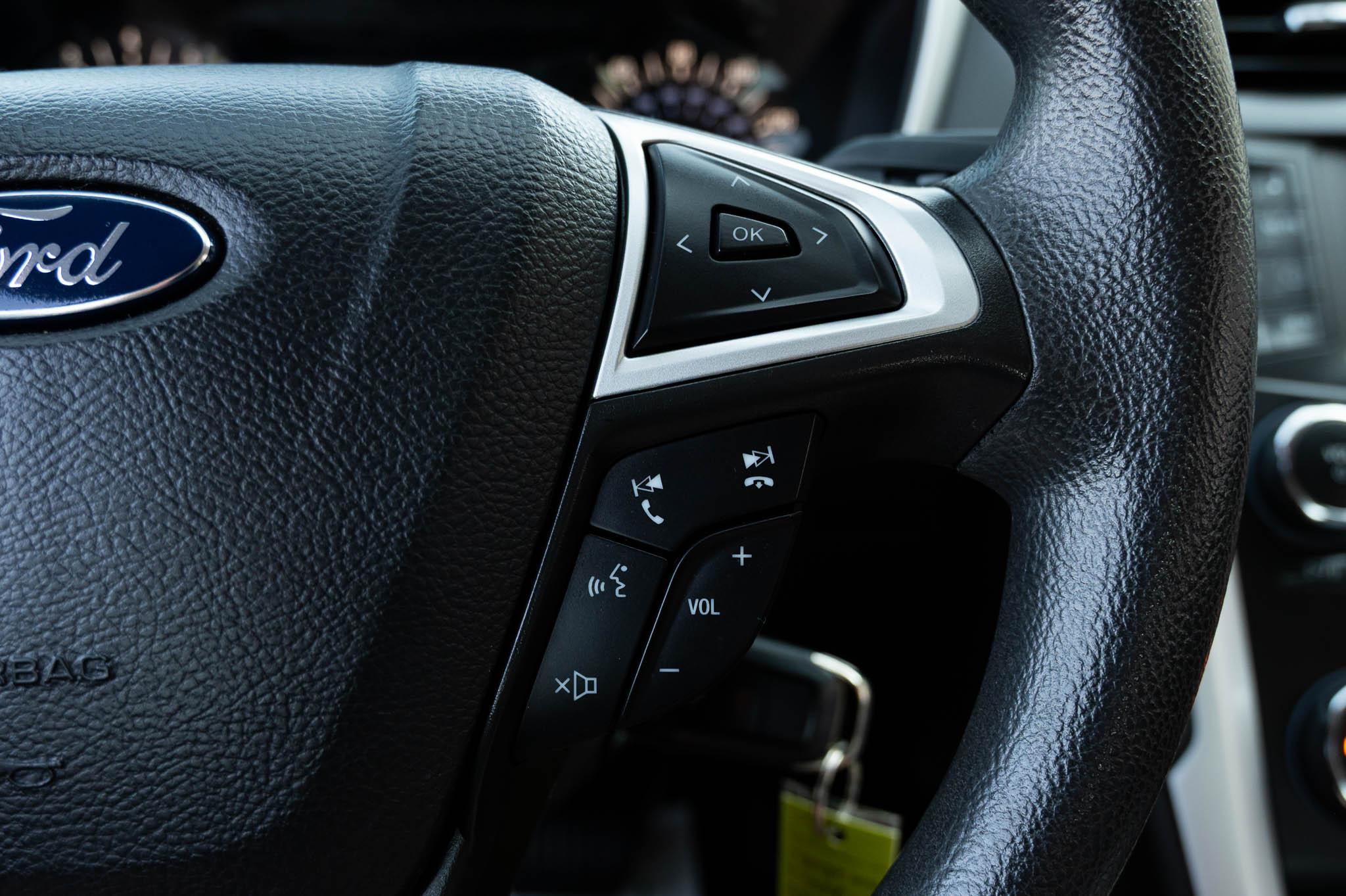 Ford Fusion S 2015
