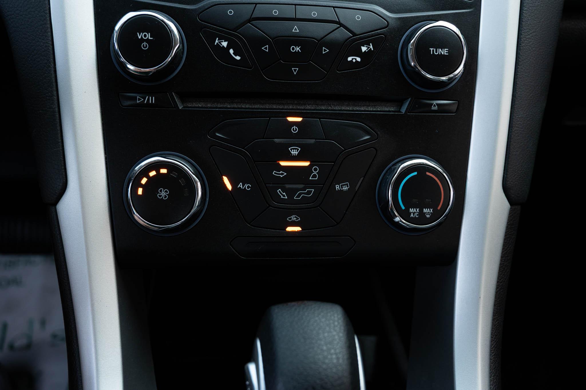 Ford Fusion S 2015