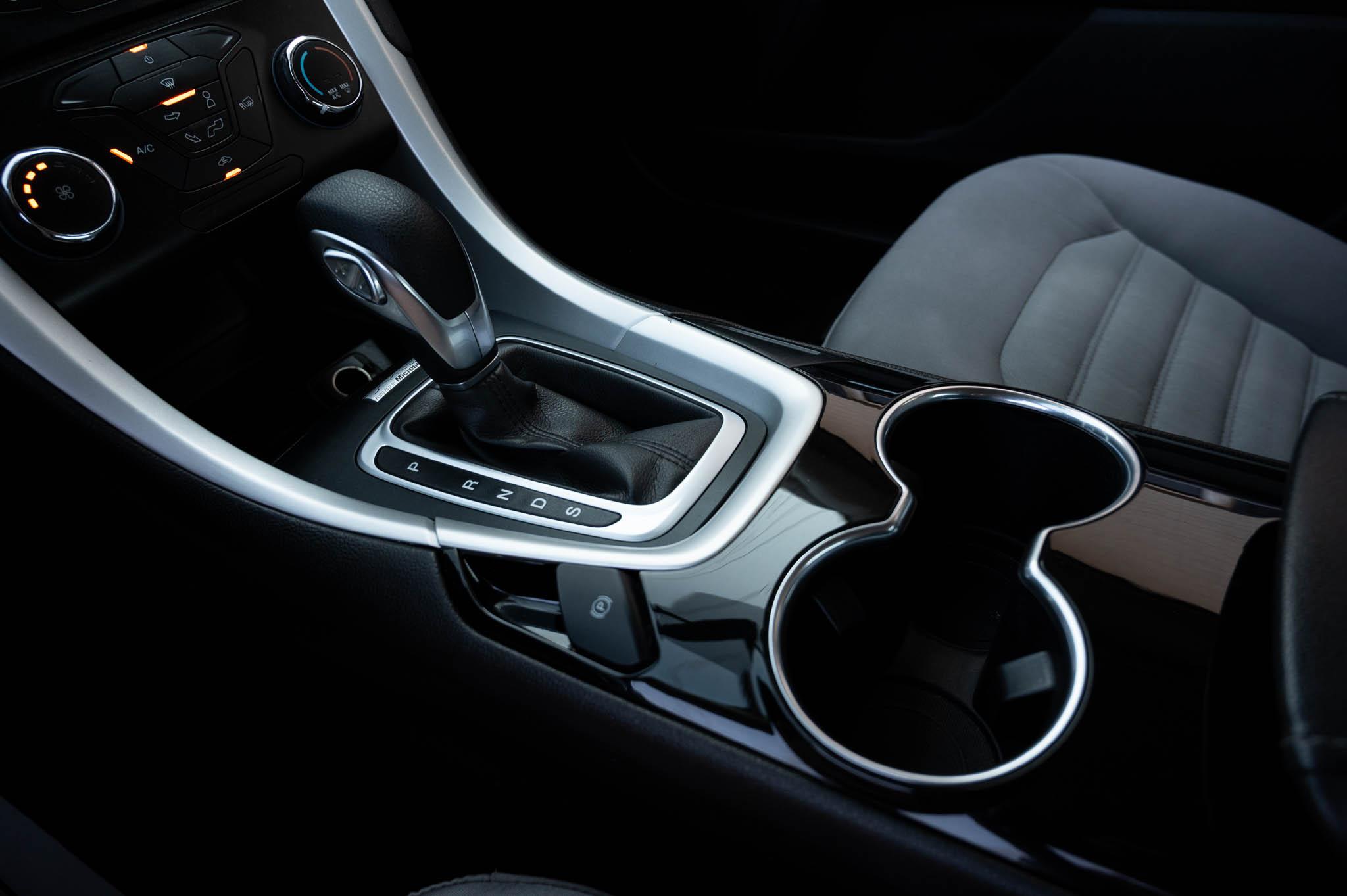 Ford Fusion S 2015