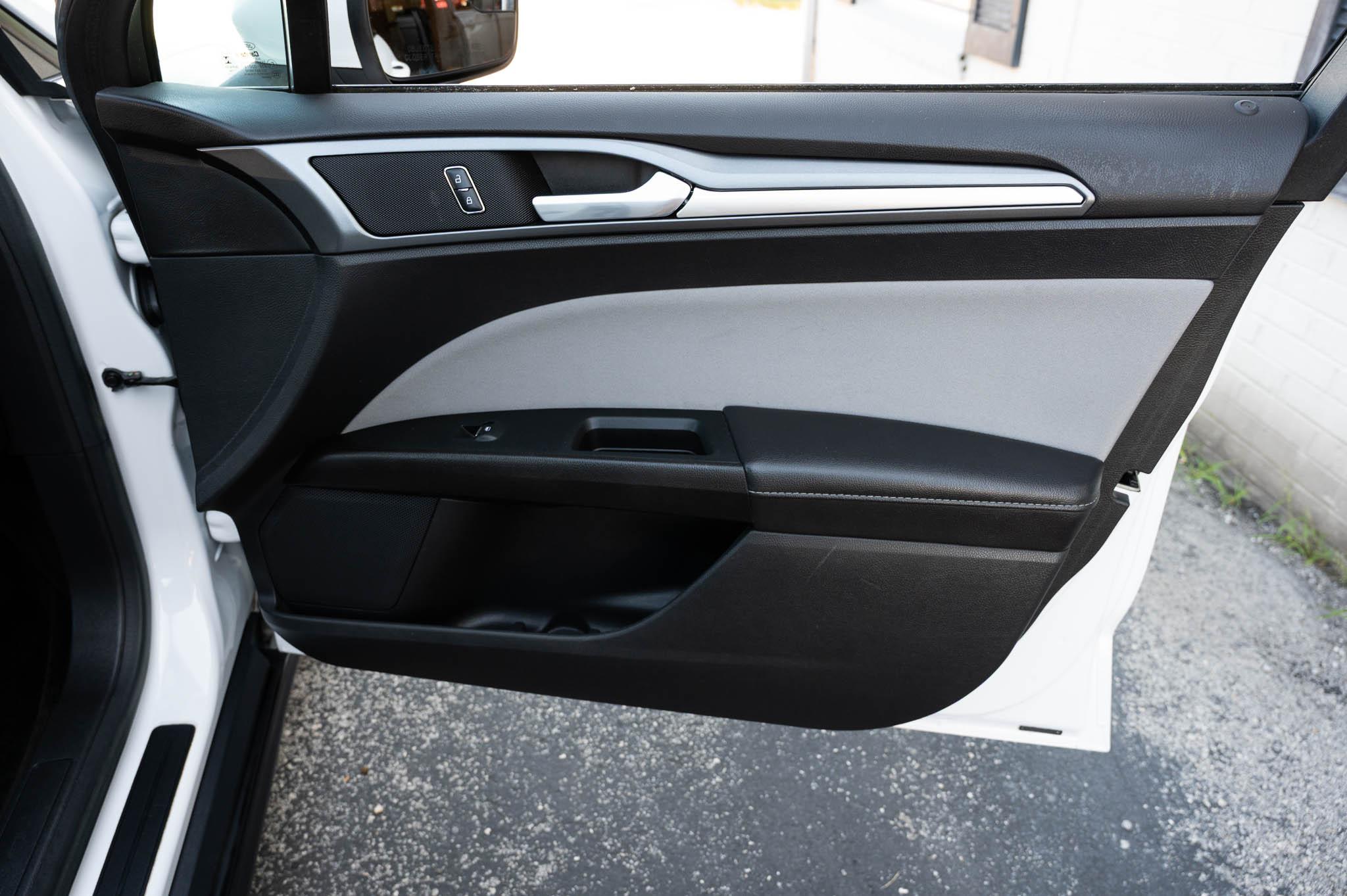 Ford Fusion S 2015