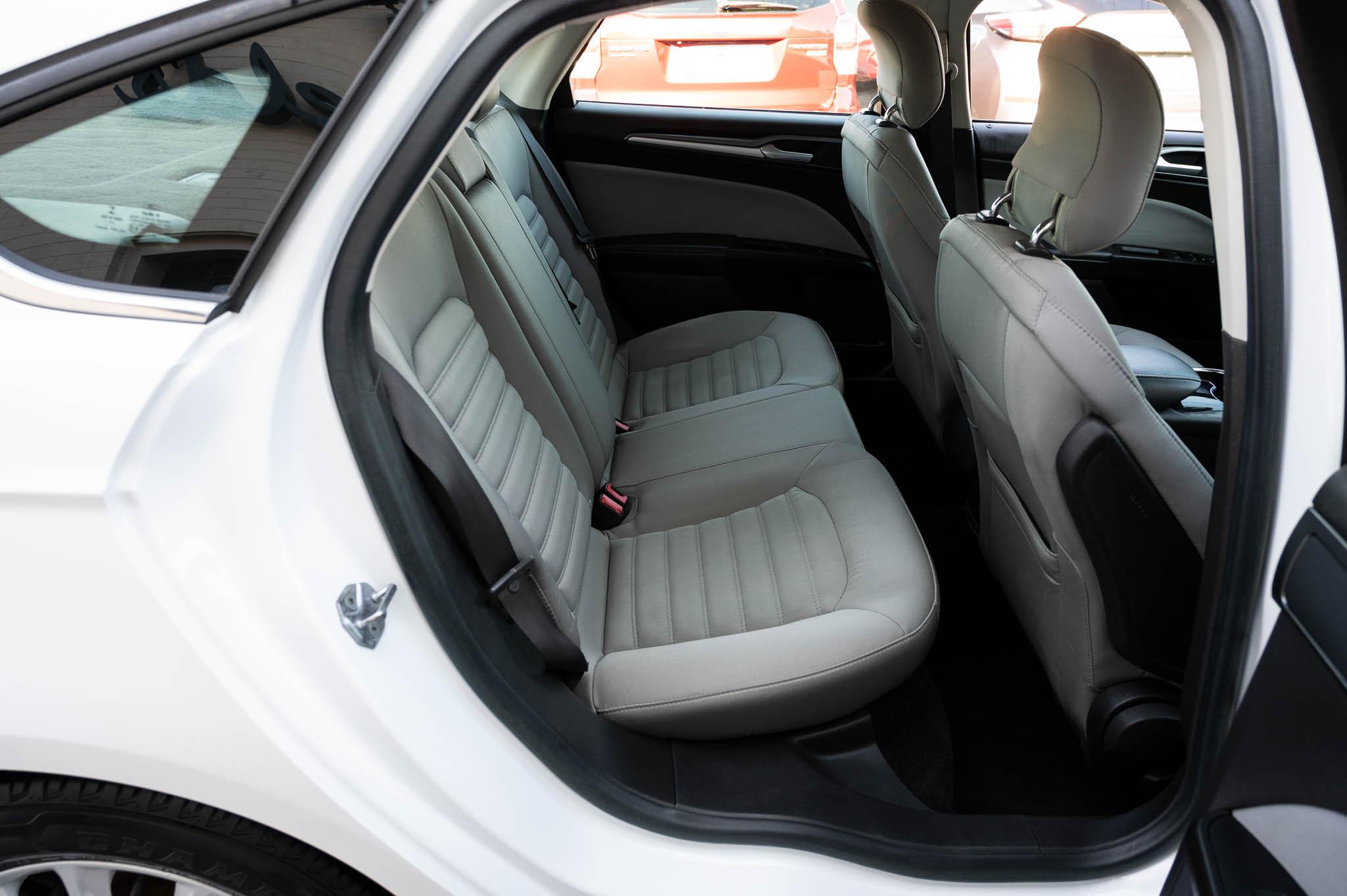 Ford Fusion S 2015