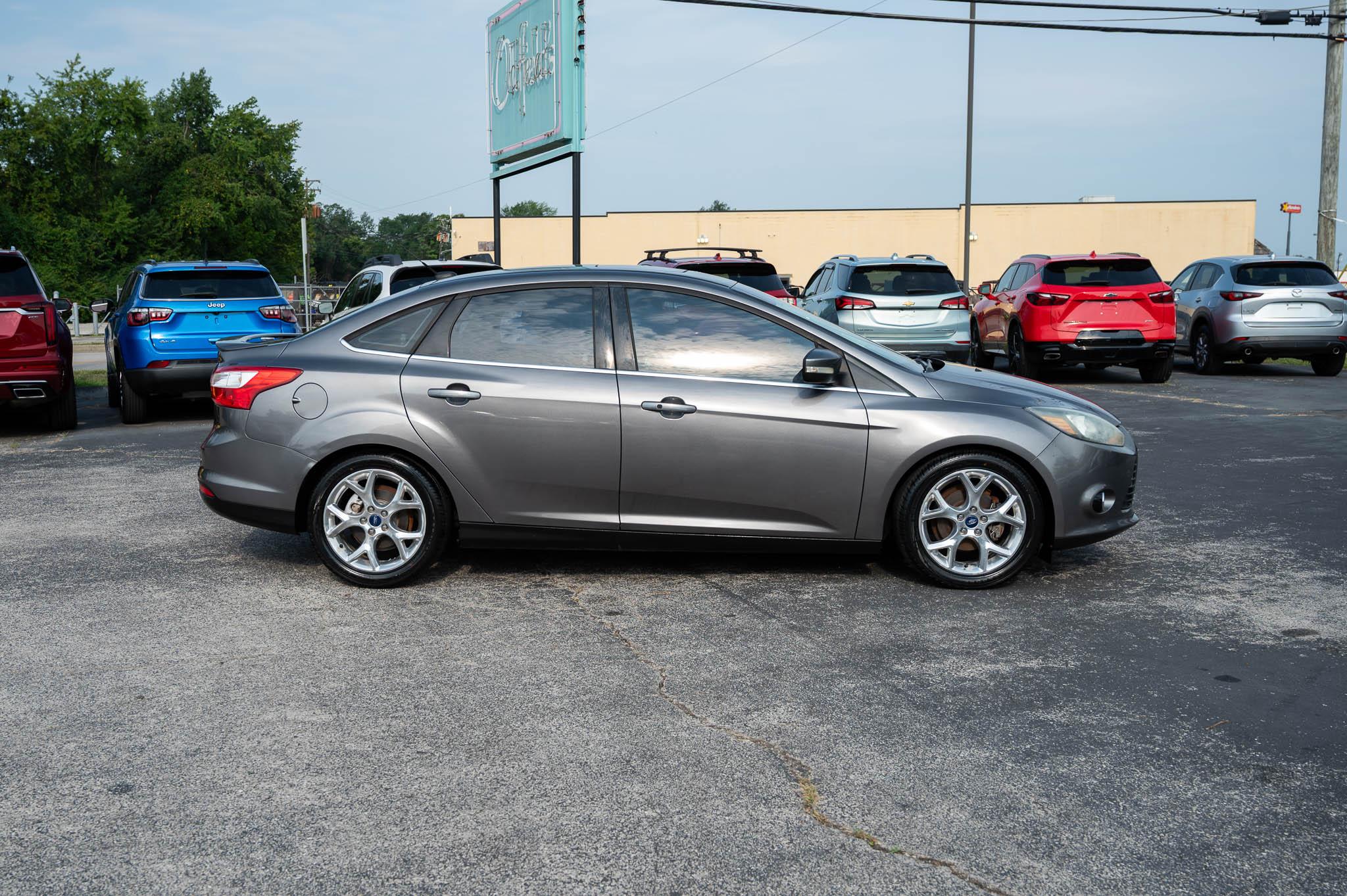 Ford Focus Titanium Sedan 2014