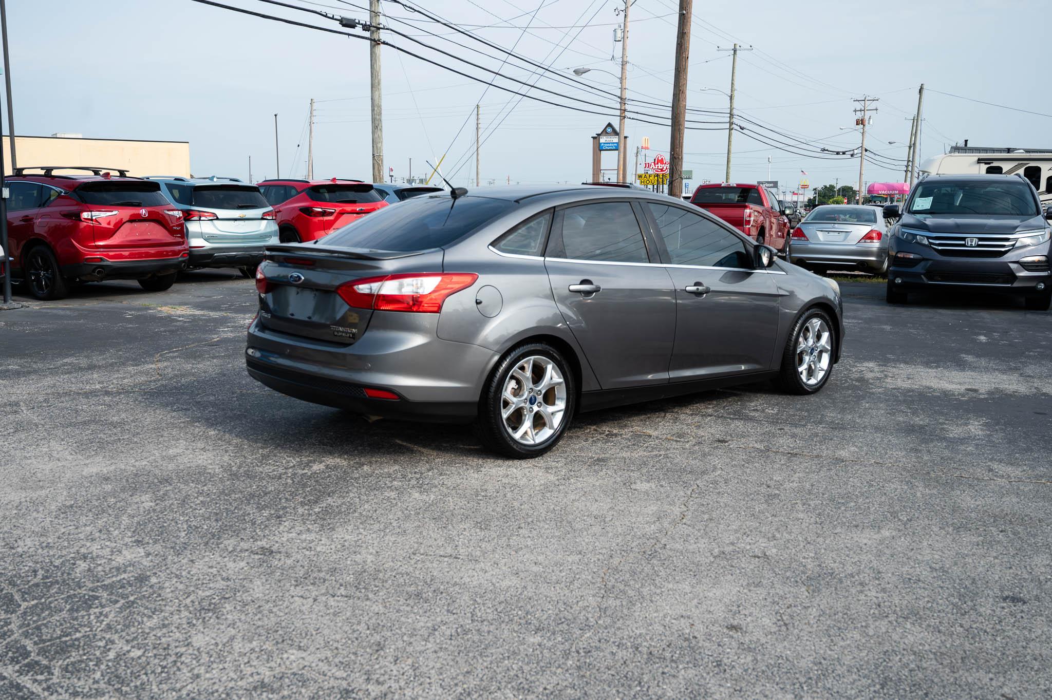 Ford Focus Titanium Sedan 2014