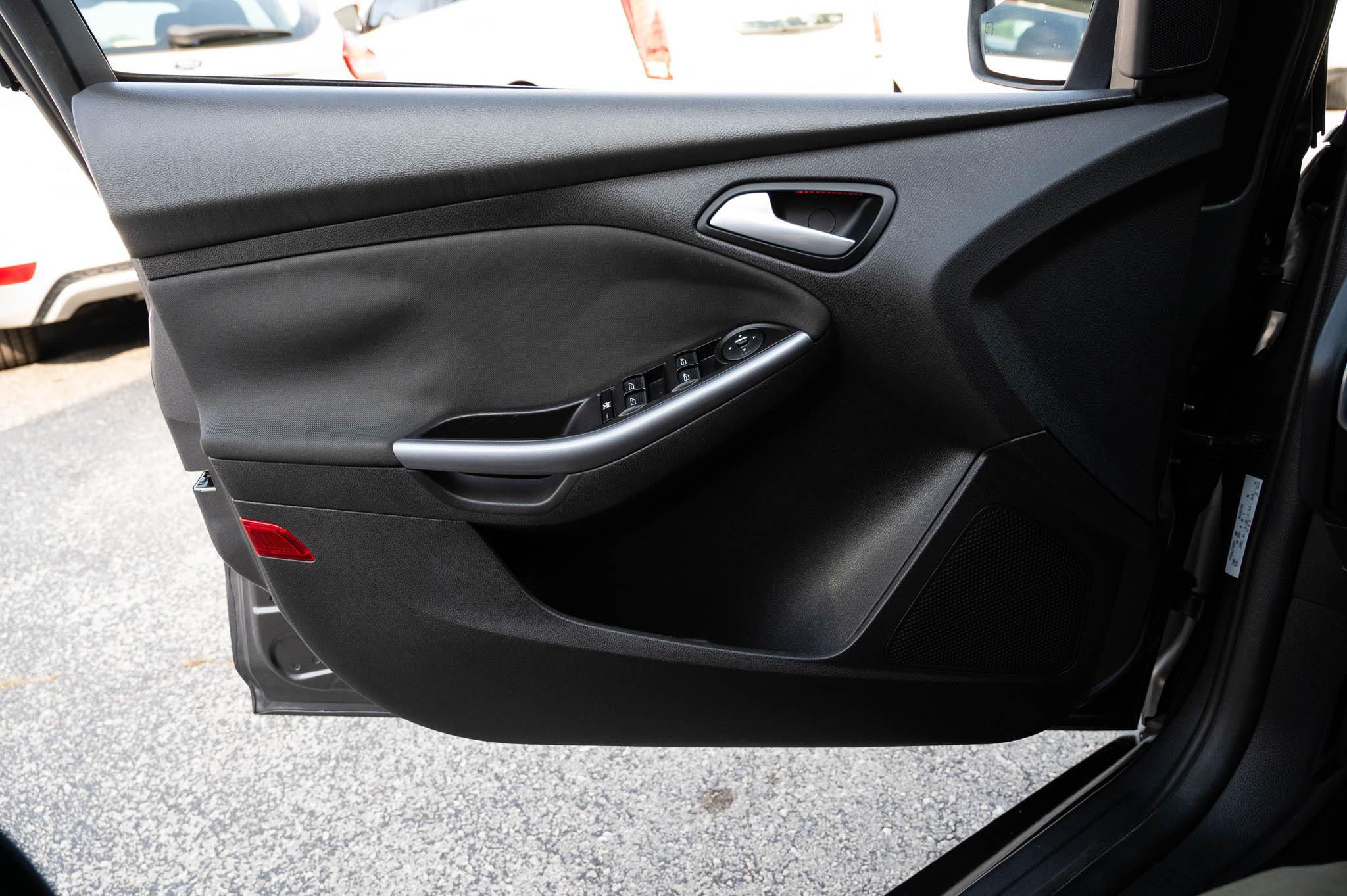 Ford Focus Titanium Sedan 2014